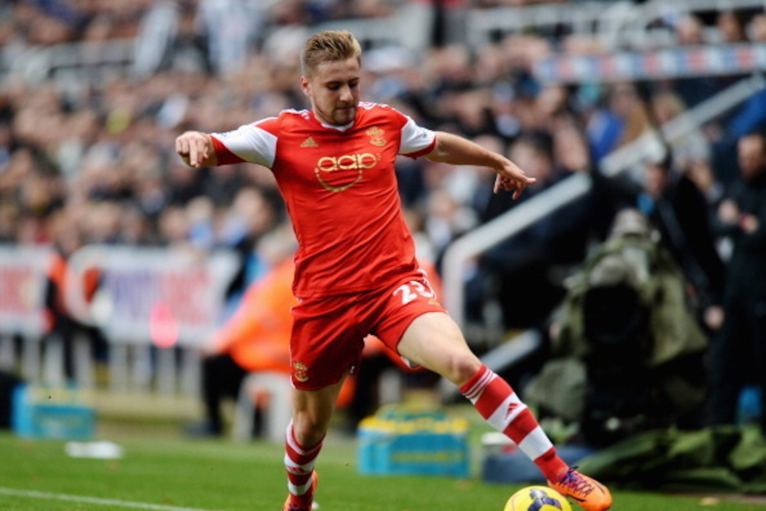 NEWCASTLE UPON TYNE, ENGLAND - DECEMBER 14:  Luke Shaw of Southampton during the Barclays Premier League match between Newcastle United and Southampton at St James' Park on December 14, 2013 in Newcastle upon Tyne, England.  (Photo by Tony Marshall/Getty 