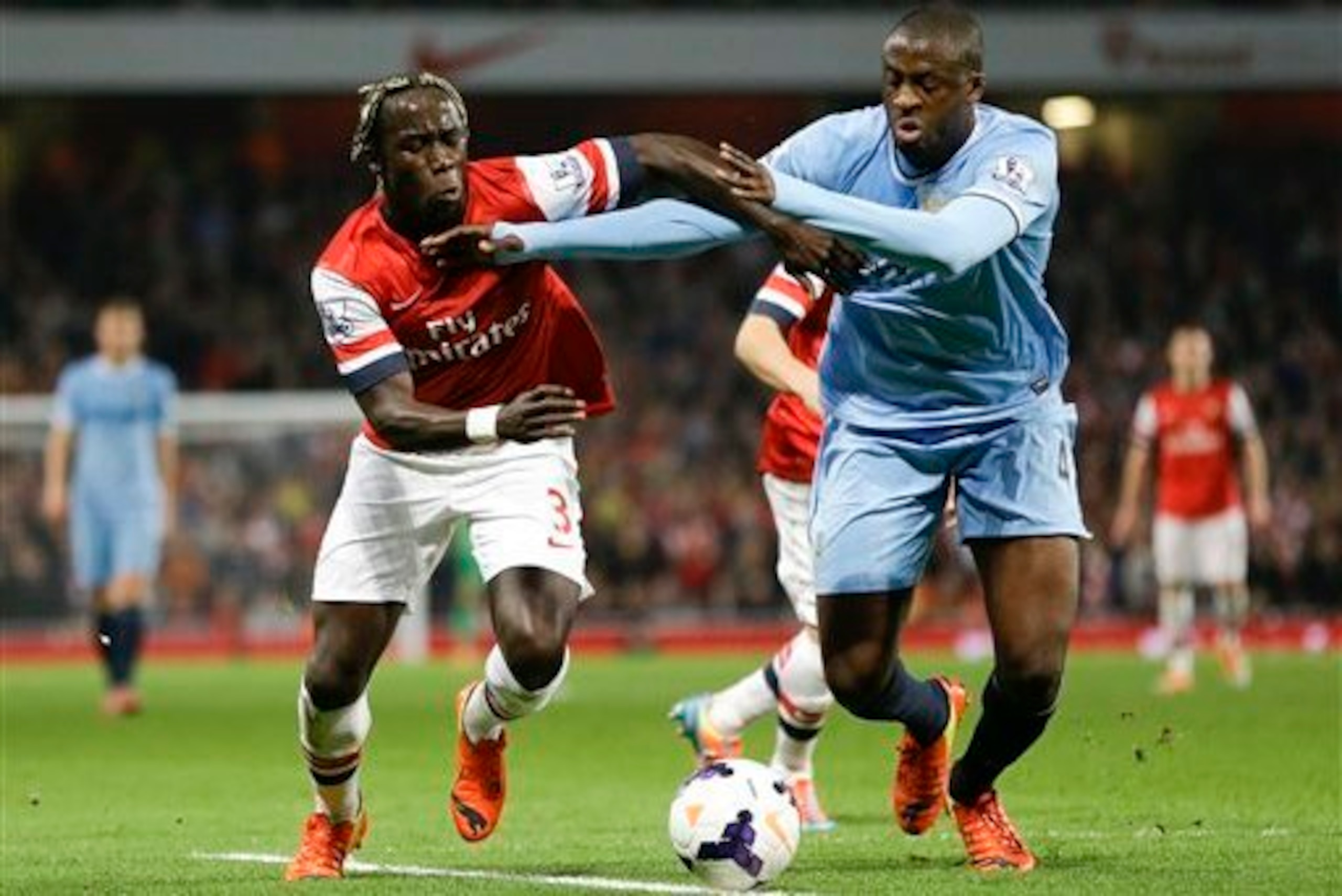 Bacary Sagna is wanted by EPL champions Manchester City.