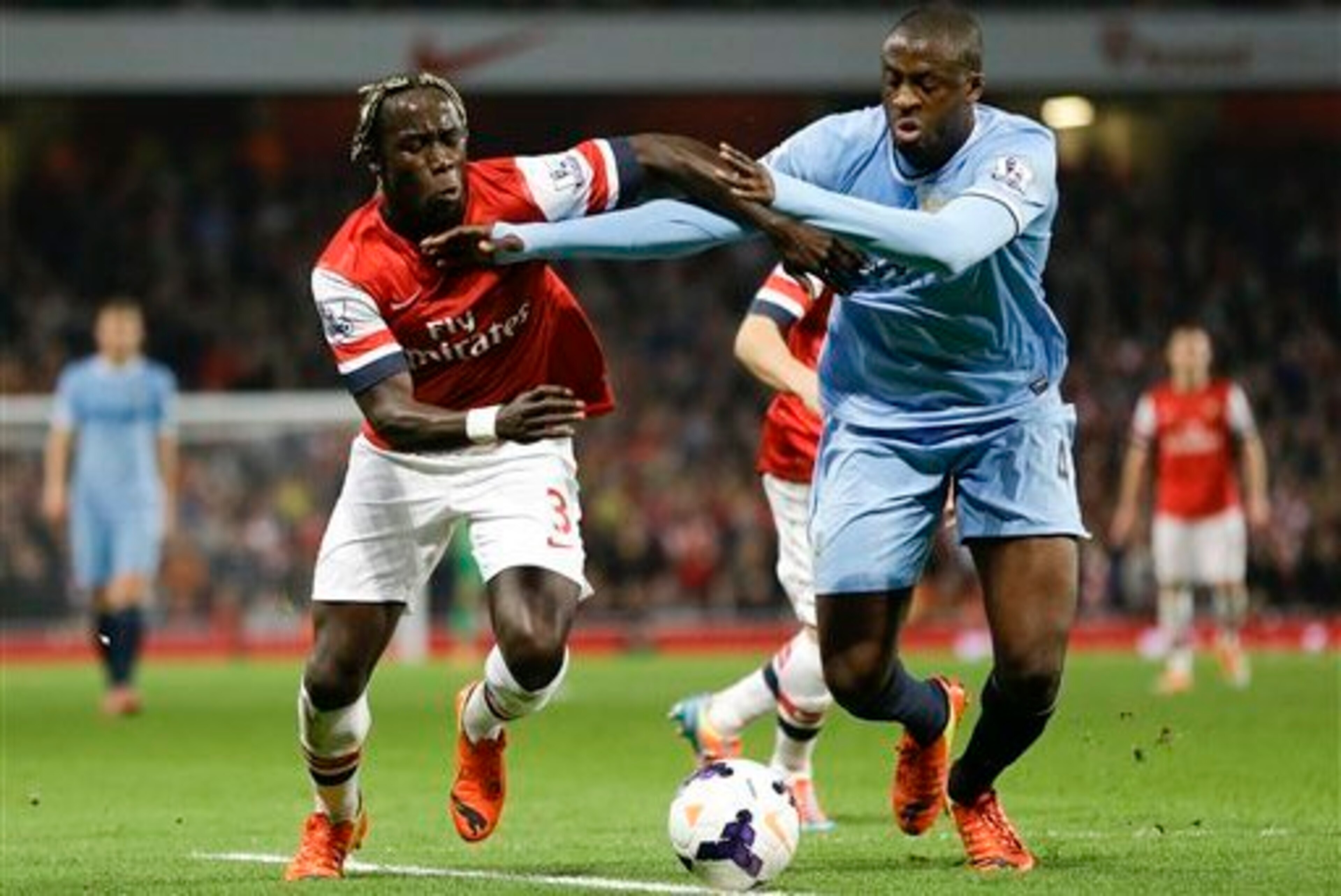 Bacary Sagna is wanted by EPL champions Manchester City.