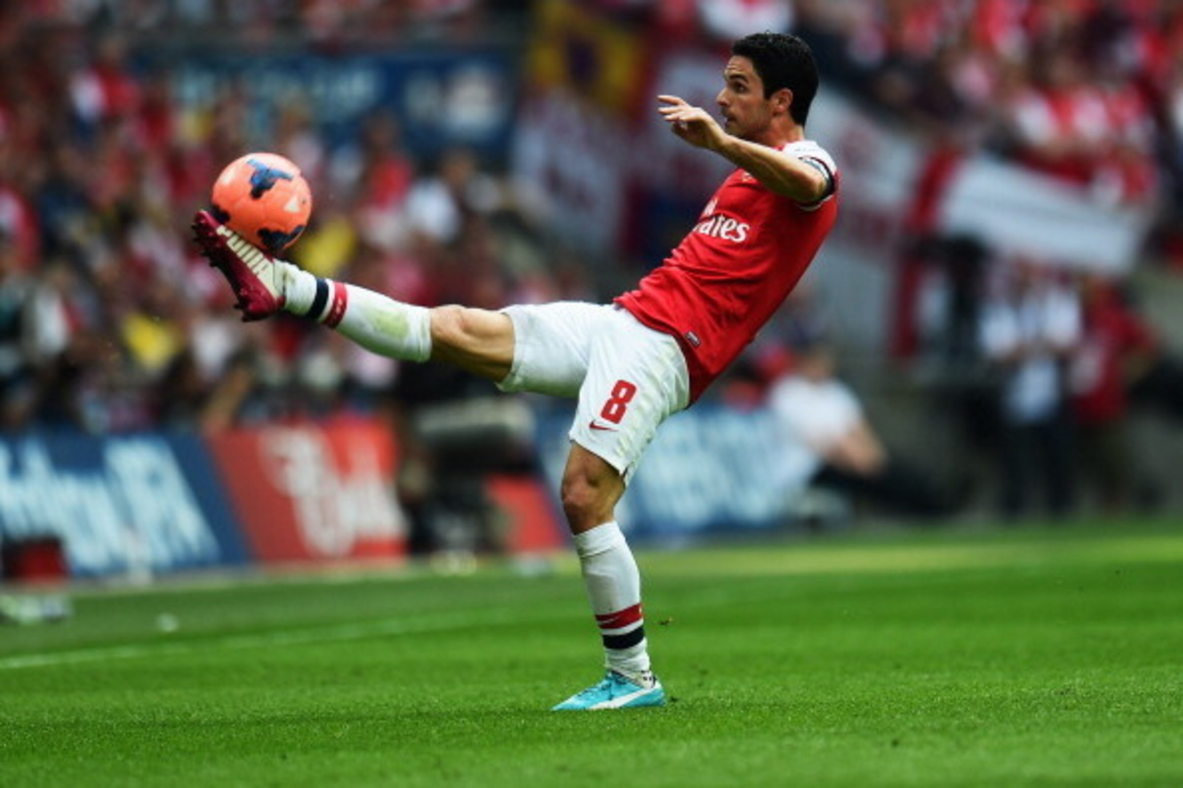 LONDON, ENGLAND - MAY 17:  Mikel Arteta of Arsenal in action during the FA Cup with Budweiser Final match between Arsenal and Hull City at Wembley Stadium on May 17, 2014 in London, England.  (Photo by Shaun Botterill/Getty Images)