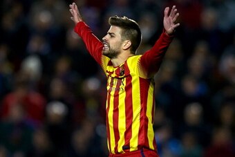 VALENCIA, SPAIN - JANUARY 19:  Gerard Pique of Barcelona reacts during the la Liga match between Levante UD and FC Barcelona at Ciutat de Valencia on January 19, 2014 in Valencia, Spain.  (Photo by Manuel Queimadelos Alonso/Getty Images)