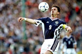 14 Jun 1998:  Predrag Mijatovic of Yugoslavia on the ball during the World Cup group F game against Iran at the Stade Geoffroy Guichard in St Etienne, France. Yugoslavia won 1-0.  \ Mandatory Credit: Doug Pensinger /Allsport