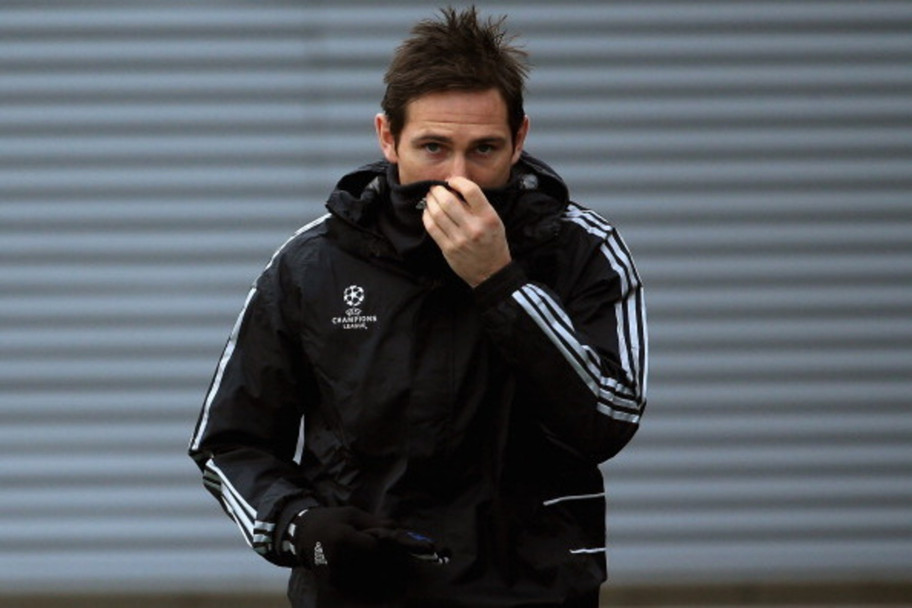 COBHAM, ENGLAND - NOVEMBER 25:  Frank Lampard wraps up warm during the Chelsea FC training session ahead of their UEFA Champions League Group E match against FC Basel on November 25, 2013 in Cobham, England.  (Photo by Richard Heathcote/Getty Images)