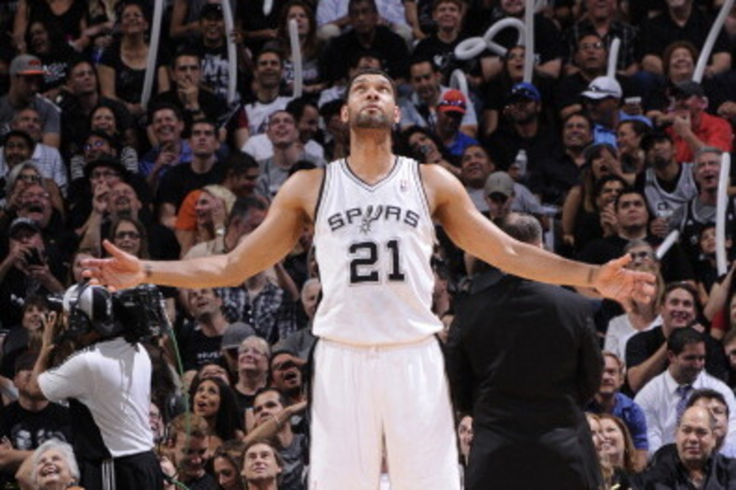 SAN ANTONIO, TX - MAY 21: Tim Duncan #21 of the The San Antonio Spurs looks up at the scoreboard against The Oklahoma City Thunder in Game Two of the Western Conference Finals during the 2014 NBA Playoffs on May 21, 2014 at the AT&T Center in San Antonio,