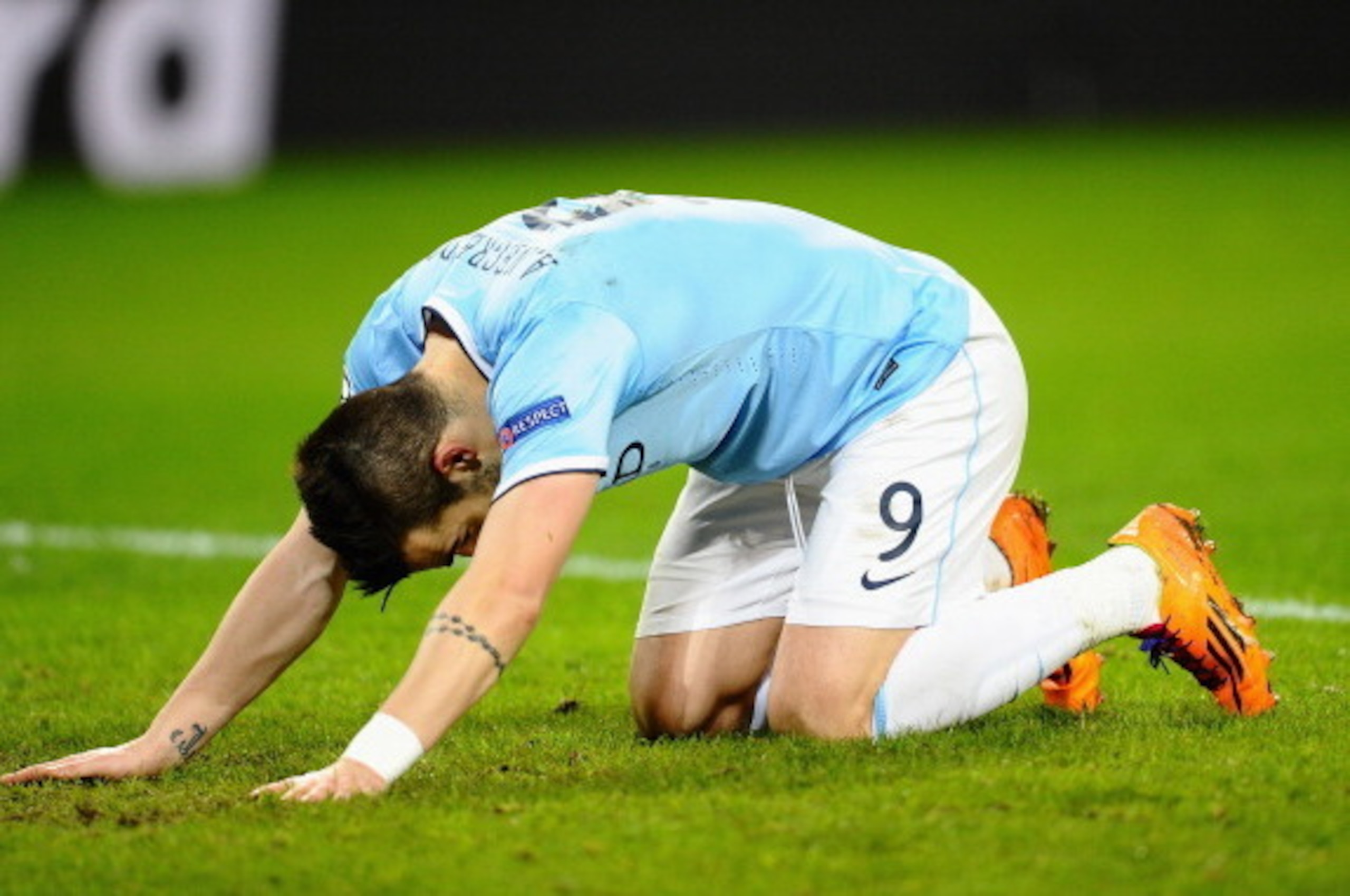 MANCHESTER, ENGLAND - FEBRUARY 18:  Alvaro Negredo of Manchester City looks dejected during the UEFA Champions League Round of 16 first leg match between Manchester City and Barcelona at the Etihad Stadium on February 18, 2014 in Manchester, England.  (Ph