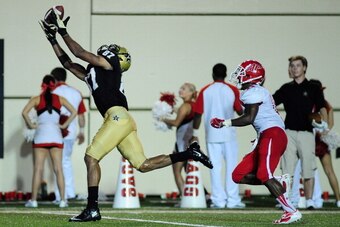 NASHVILLE, TN - SEPTEMBER 07:  Jordan Matthews #87 of the Vanderbilt Commodores catches a pass against the Austin Peay Governors at Vanderbilt Stadium on September 7, 2013 in Nashville, Tennessee.  (Photo by Frederick Breedon/Getty Images)