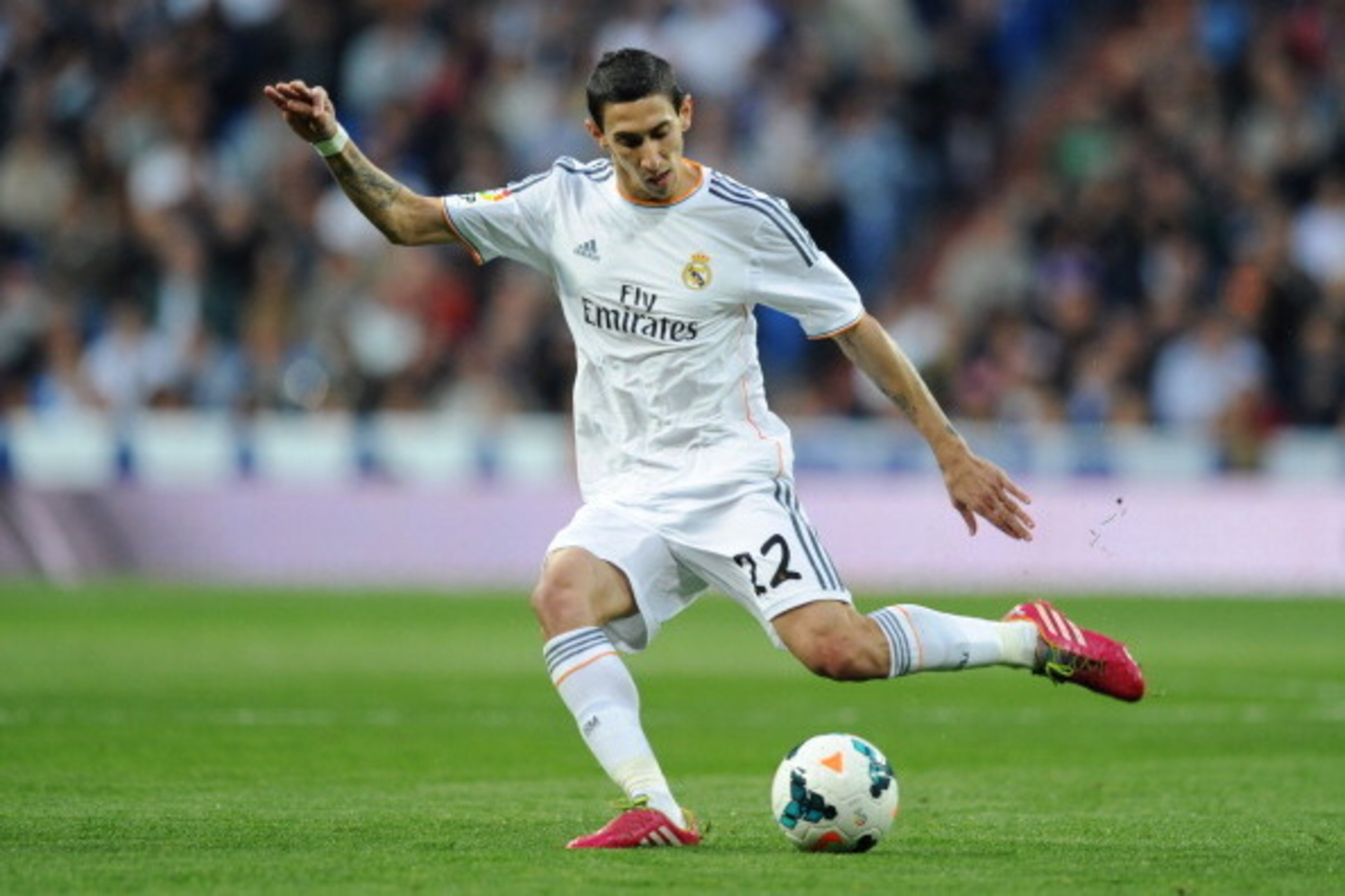 MADRID, SPAIN - MARCH 09: Angel Di Maria of Real Madrid in action during the La Liga match between Real Madrid CF and Levante UD at Santiago Bernabeu stadium on March 9, 2014 in Madrid, Spain. (Photo by Denis Doyle/Getty Images) MADRID, SPAIN - MARCH 09: Angel Di Maria of Real Madrid in action during the La Liga match between Real Madrid CF and Levante UD at Santiago Bernabeu stadium on March 9, 2014 in Madrid, Spain. (Photo by Denis Doyle/Getty Images)