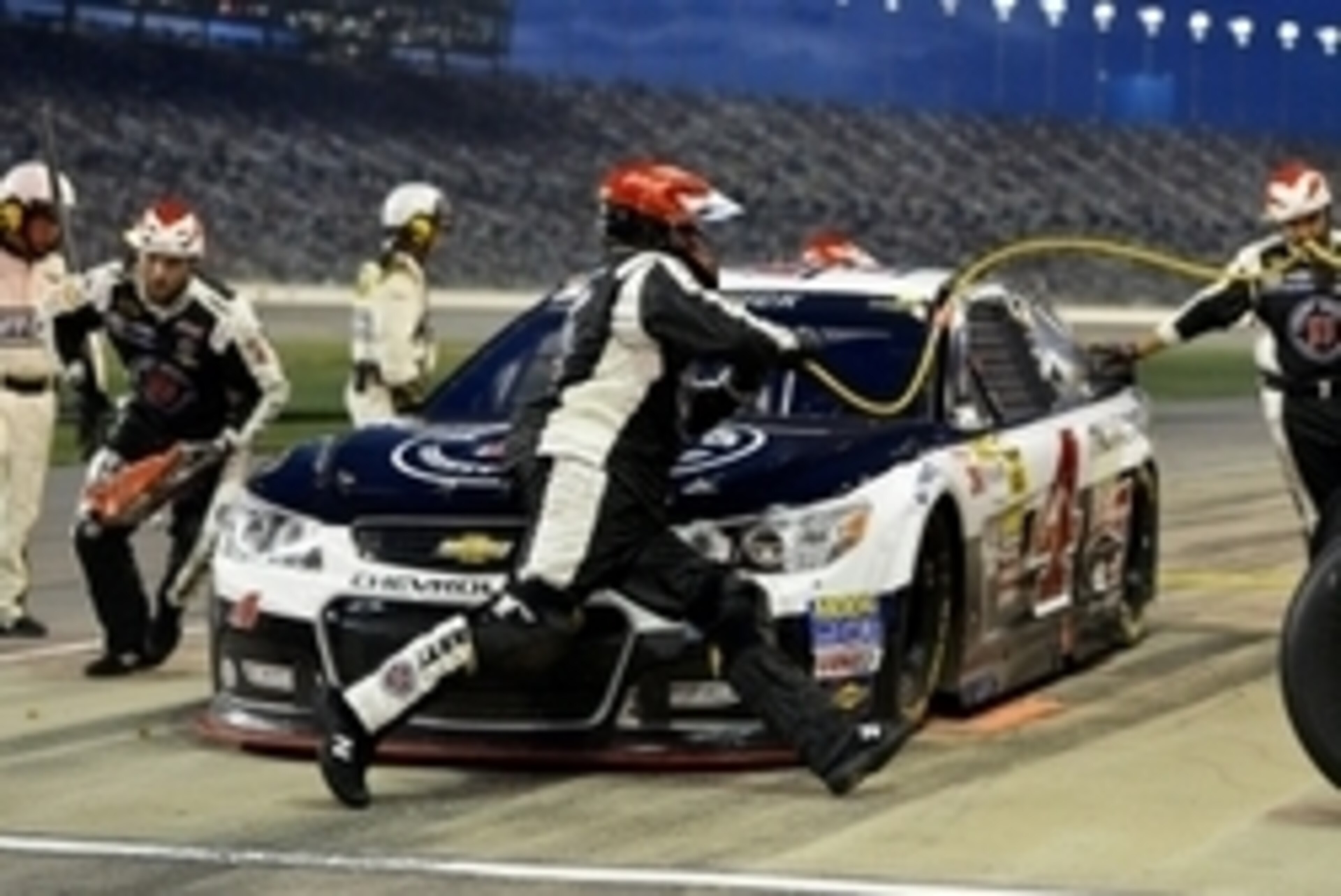 May 10, 2014; Kansas City, KS, USA; NASCAR Sprint Cup Series driver Kevin Harvick (4) pits during the 5-Hour Energy 400 at Kansas Speedway. Mandatory Credit: Jasen Vinlove-USA TODAY Sports May 10, 2014; Kansas City, KS, USA; NASCAR Sprint Cup Series driver Kevin Harvick (4) pits during the 5-Hour Energy 400 at Kansas Speedway. Mandatory Credit: Jasen Vinlove-USA TODAY Sports