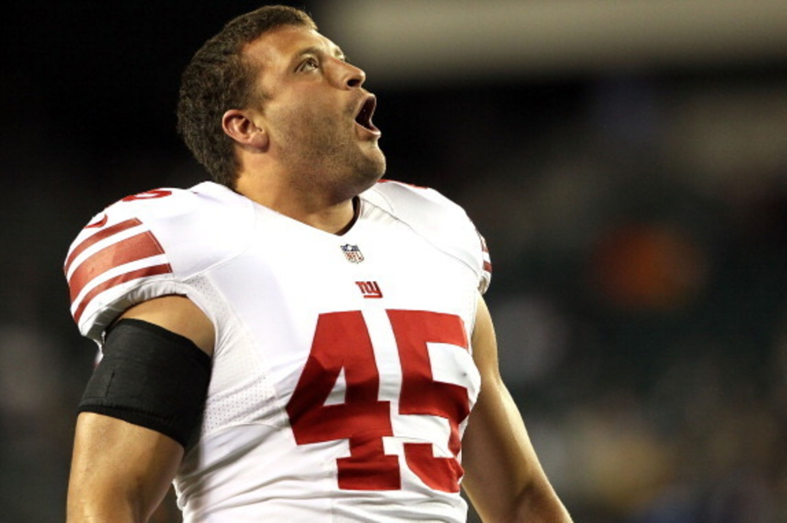 PHILADELPHIA, PA - SEPTEMBER 30:  Fullback Henry Hynoski #45 of the New York Giants prior to a game against the Philadelphia Eagles at Lincoln Financial Field on September 30, 2012 in Philadelphia, Pennsylvania.  (Photo by Alex Trautwig/Getty Images)
