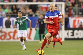 GLENDALE, AZ - APRIL 02:  Michael Bradley #4 of USA controls the ball during the International Friendly against Mexico at University of Phoenix Stadium on April 2, 2014 in Glendale, Arizona. Mexico and USA played to a 2-2 tie.  (Photo by Christian Peterse