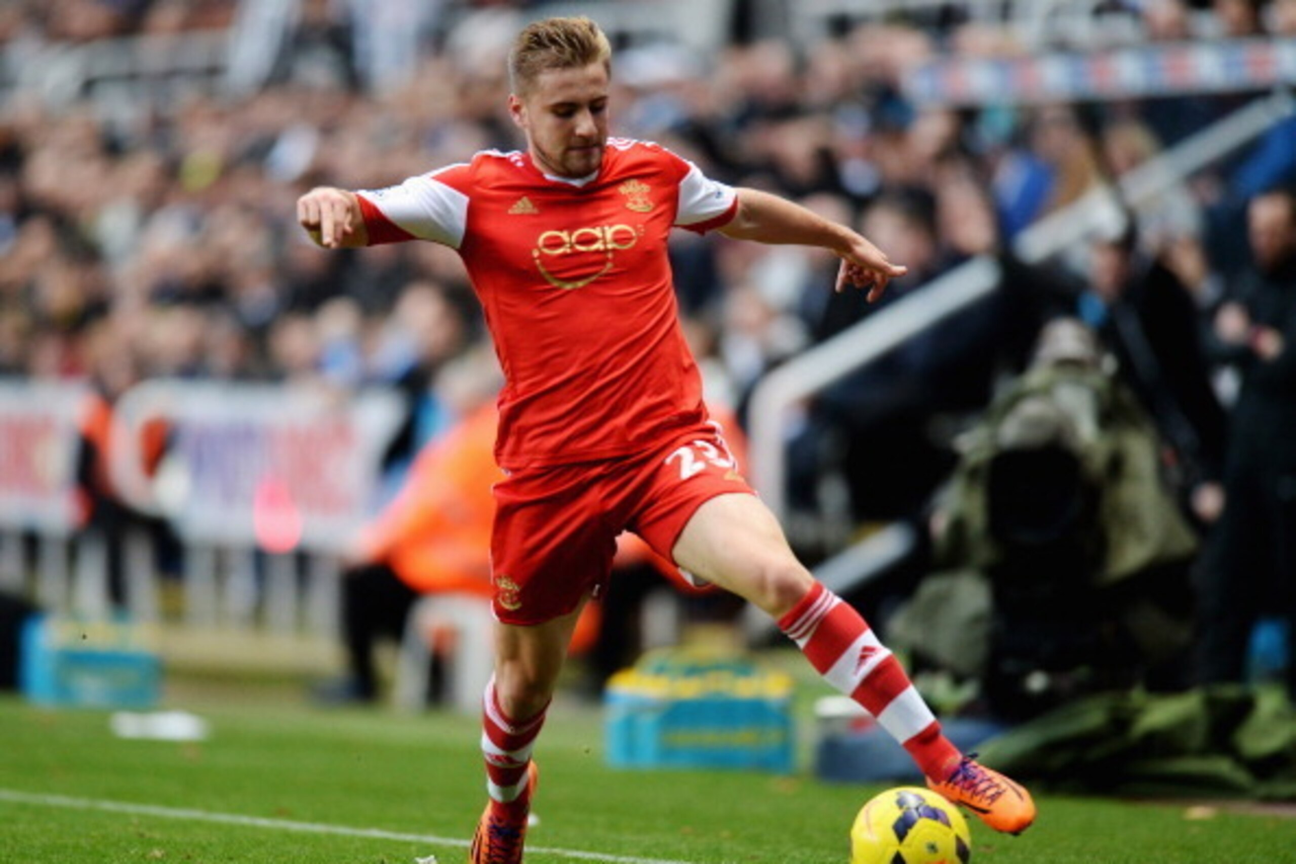 NEWCASTLE UPON TYNE, ENGLAND - DECEMBER 14:  Luke Shaw of Southampton during the Barclays Premier League match between Newcastle United and Southampton at St James' Park on December 14, 2013 in Newcastle upon Tyne, England.  (Photo by Tony Marshall/Getty 