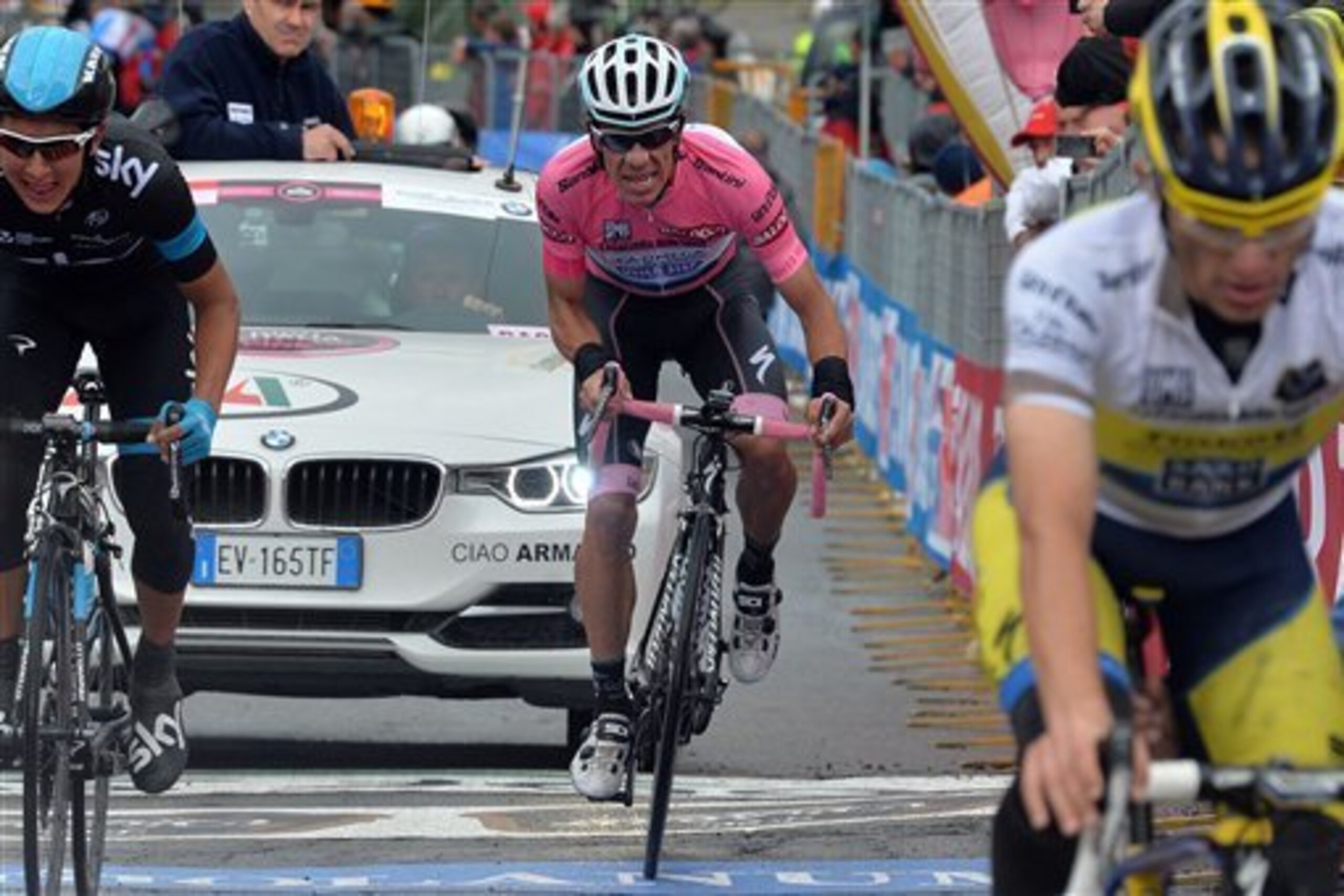 At least for the time being, Rigoberto Uran's time in pink came to an end on Val Martello, despite a brave effort..