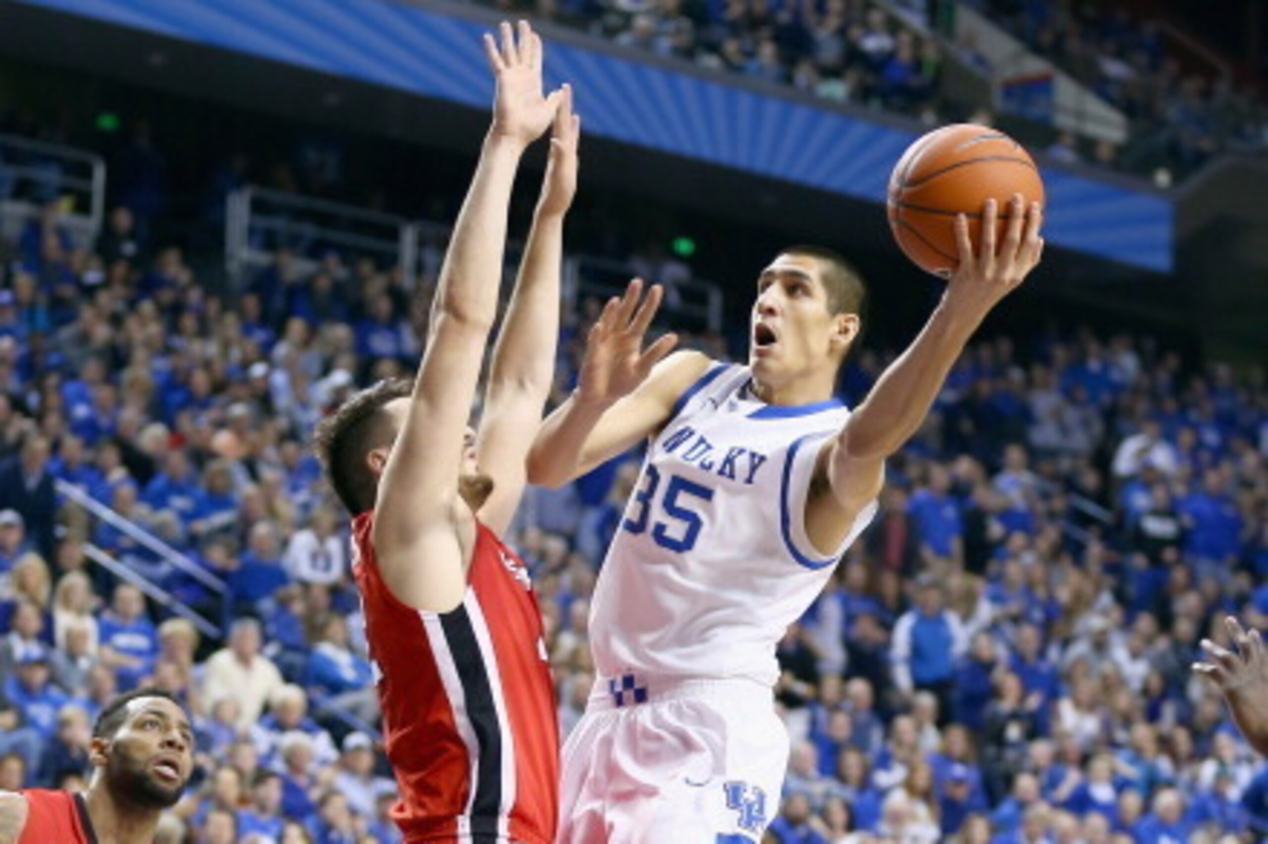 LEXINGTON, KY - JANUARY 25: Derek Willis #35 of the Kentucky Wildcats shoots the ball during the game against the Georgia Bulldogs at Rupp Arena on January 25, 2014 in Lexington, Kentucky.  (Photo by Andy Lyons/Getty Images)
