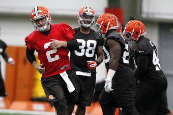 BEREA, OH - MAY 17:  Cleveland Browns draft pick Johnny Manziel #2 works out during the Cleveland Browns rookie minicamp on May 17, 2014 at the Browns training  facility in Berea, Ohio.  (Photo by David Maxwell/Getty Images)