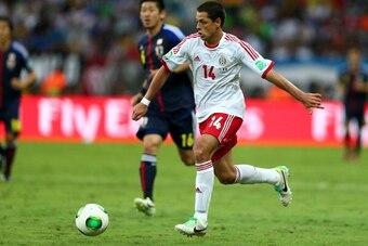 BELO HORIZONTE, BRAZIL - JUNE 22: Javier Hernandez of Mexico in action during the FIFA Confederations Cup Brazil 2013 Group A match between Japan and Mexico at Estadio Mineirao on June 22, 2013 in Belo Horizonte, Brazil.  (Photo by Ronald Martinez/Getty I