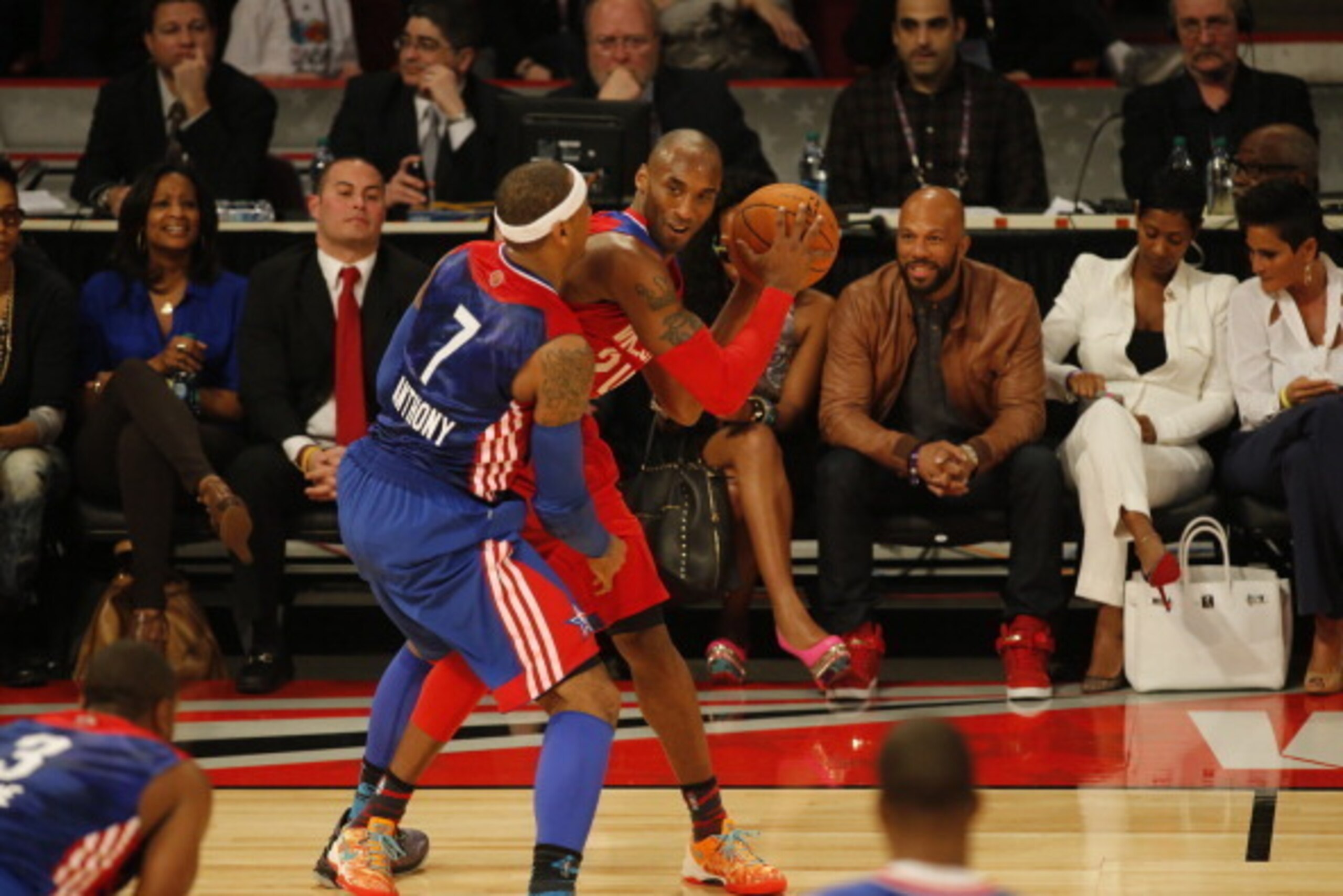 HOUSTON, TX - FEBRUARY 17: Kobe Bryant #24 of the Western Conference All-Stars goes up against Carmelo Anthony #7 of the Eastern Conference All-Stars during 2013 NBA All-Star Game on February 17, 2013 at Toyota Center in Houston, Texas. NOTE TO USER: User HOUSTON, TX - FEBRUARY 17: Kobe Bryant #24 of the Western Conference All-Stars goes up against Carmelo Anthony #7 of the Eastern Conference All-Stars during 2013 NBA All-Star Game on February 17, 2013 at Toyota Center in Houston, Texas. NOTE TO USER: User