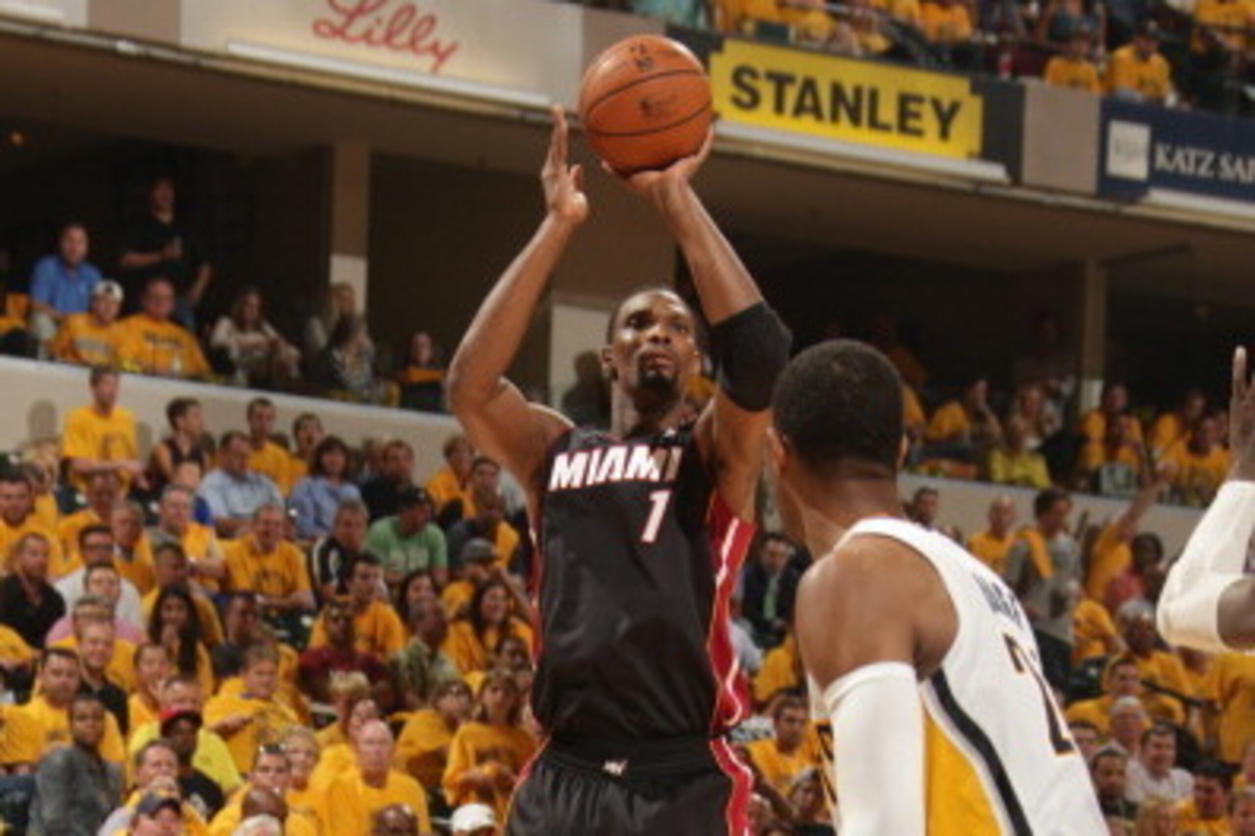 INDIANAPOLIS, IN - MAY 28: Chris Bosh #1 of the Miami Heat shoots against the Indiana Pacers in Game Five of the Eastern Conference Finals during the 2014 NBA Playoffs on May 28, 2014 at Bankers Life Fieldhouse, Indianapolis, IN. NOTE TO USER: User expres