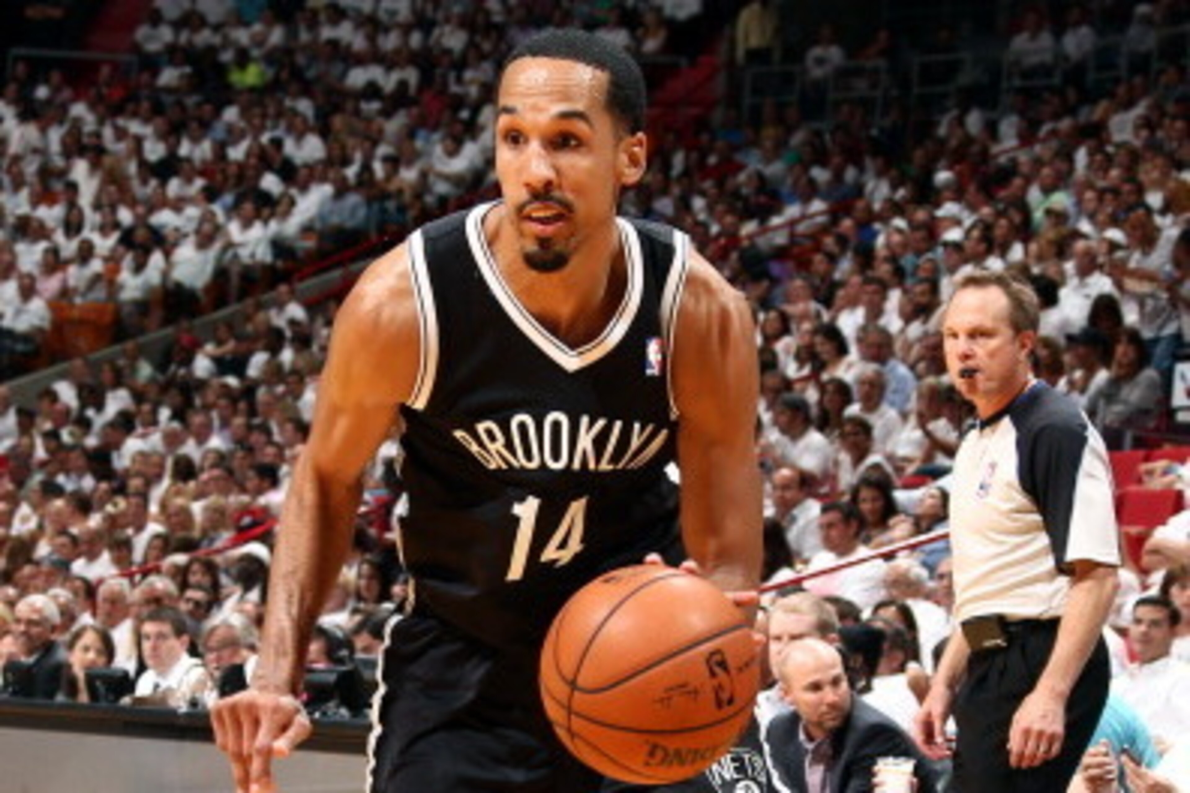 MIAMI, FL - MAY 14: Shaun Livingston #14 of the Brooklyn Nets drives against the Miami Heat in Game Five of the Eastern Conference Semifinals of the 2014 NBA playoffs at American Airlines Arena in Miami, Florida on May 14, 2014.  NOTE TO USER: User expres