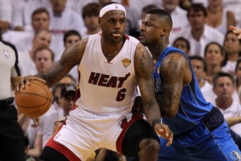 MIAMI, FL - MAY 31:  LeBron James #6 of the Miami Heat posts up DeShawn Stevenson #92 of the Dallas Mavericks in the first quarter in Game One of the 2011 NBA Finals at American Airlines Arena on May 31, 2011 in Miami, Florida. NOTE TO USER: User expressl