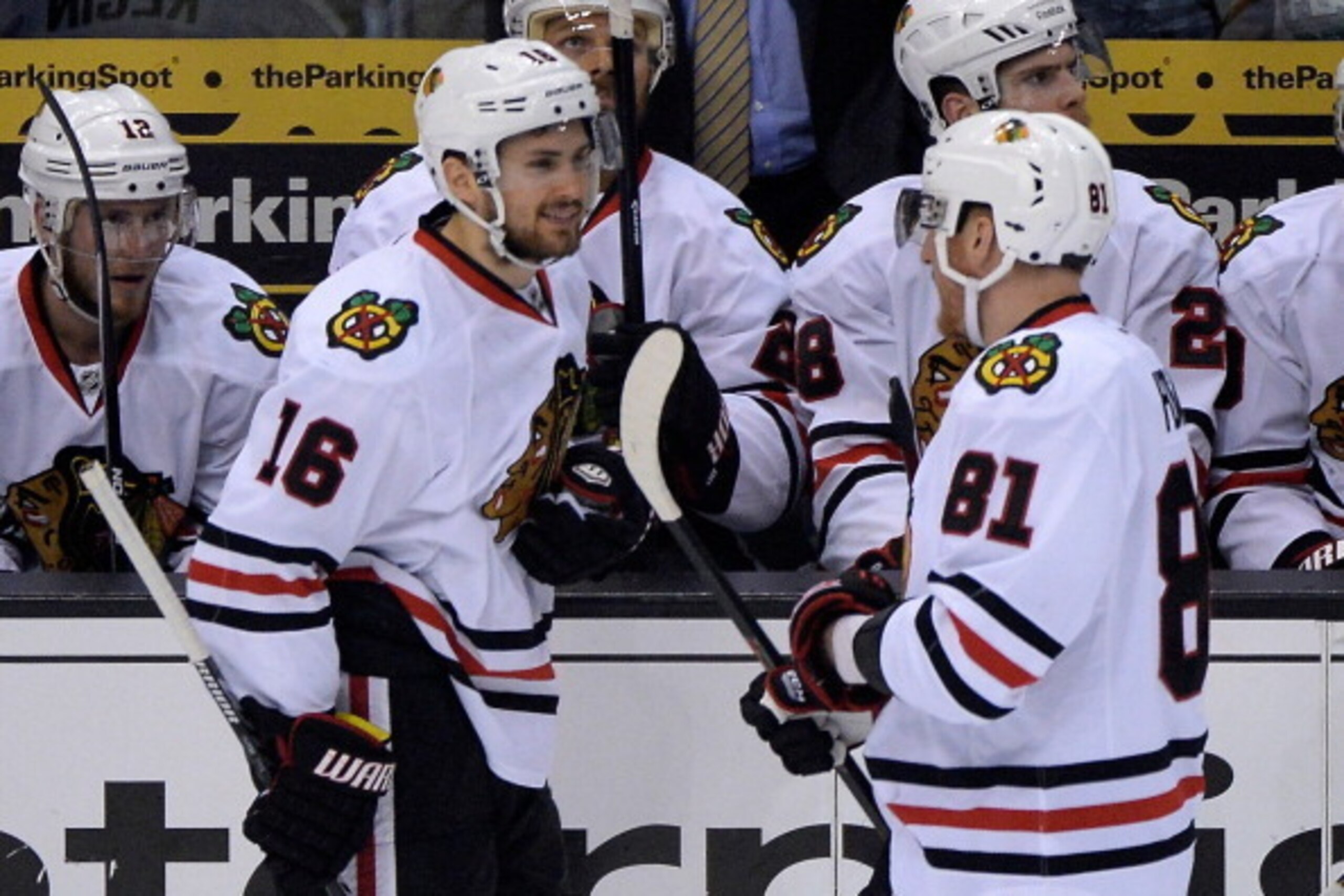 LOS ANGELES, CA - MAY 26:  Marcus Kruger #16 talks with Marian Hossa #81 of the Chicago Blackhawks in the first period while taking on the Los Angeles Kings in Game Four of the Western Conference Final during the 2014 Stanley Cup Playoffs at Staples Cente