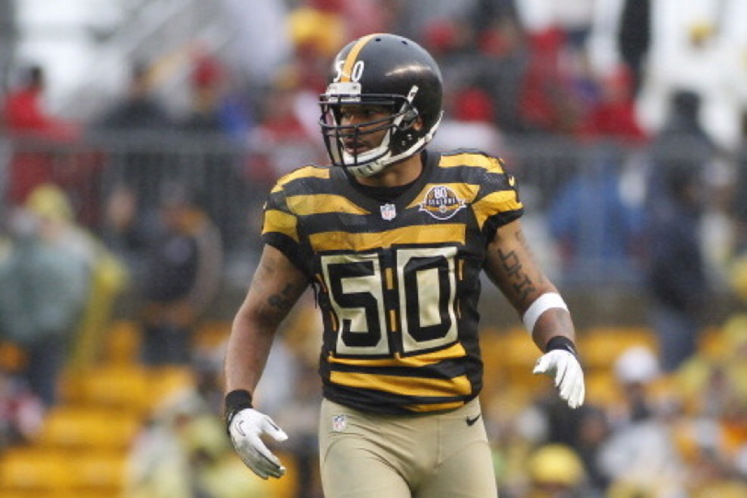 PITTSBURGH, PA - OCTOBER 28:  Larry Foote #50 of the Pittsburgh Steelers plays the field against the Washington Redskins during the game on October 28, 2012 at Heinz Field in Pittsburgh, Pennsylvania.  (Photo by Justin K. Aller/Getty Images)