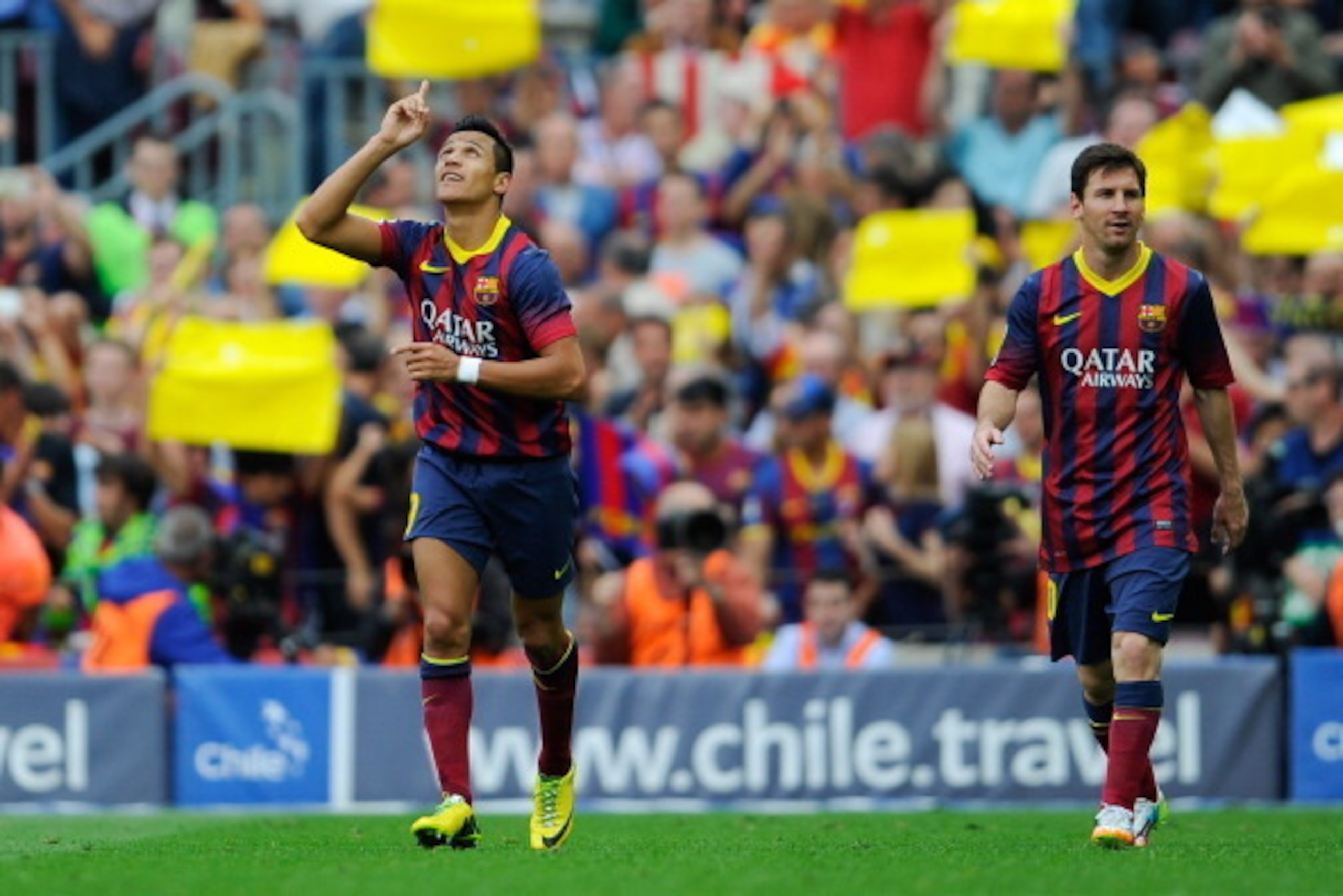 BARCELONA, SPAIN - MAY 17:  Alexis Sanchez of FC Barcelona celebrates after scoring the opening goal during the La Liga match between FC Barcelona and Club Atletico de Madrid at Camp Nou on May 17, 2014 in Barcelona, Spain.  (Photo by David Ramos/Getty Im