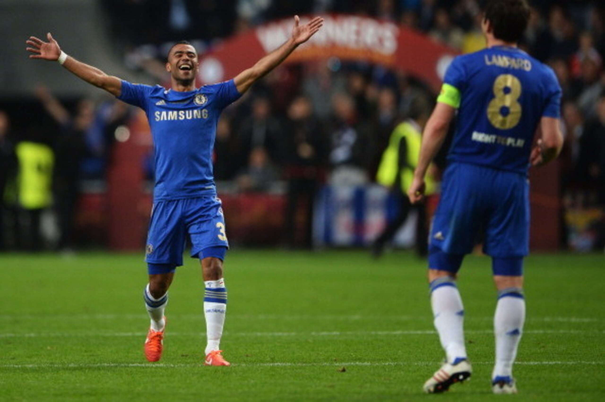 AMSTERDAM, NETHERLANDS - MAY 15: Ashley Cole of Chelsea celebrates victory with Frank Lampard of Chelsea during the UEFA Europa League Final between SL Benfica and Chelsea FC at Amsterdam Arena on May 15, 2013 in Amsterdam, Netherlands. (Photo by Michael AMSTERDAM, NETHERLANDS - MAY 15: Ashley Cole of Chelsea celebrates victory with Frank Lampard of Chelsea during the UEFA Europa League Final between SL Benfica and Chelsea FC at Amsterdam Arena on May 15, 2013 in Amsterdam, Netherlands. (Photo by Michael