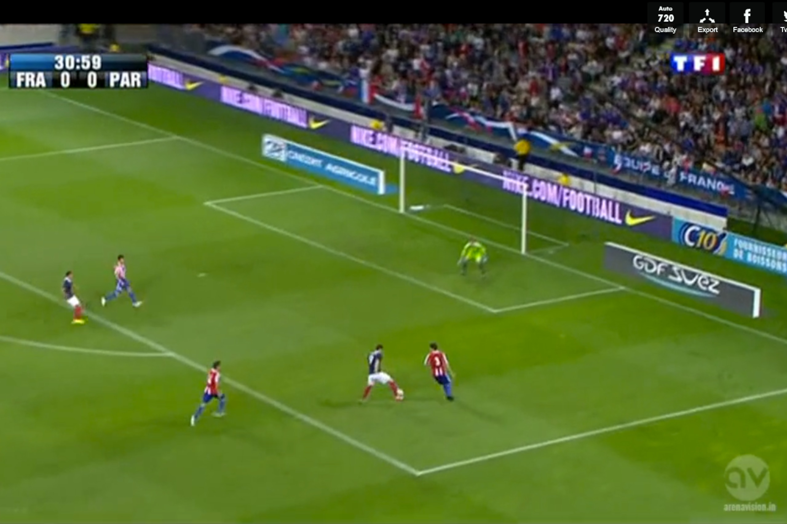 Giroud controls, holds ball up well and waits for Remy