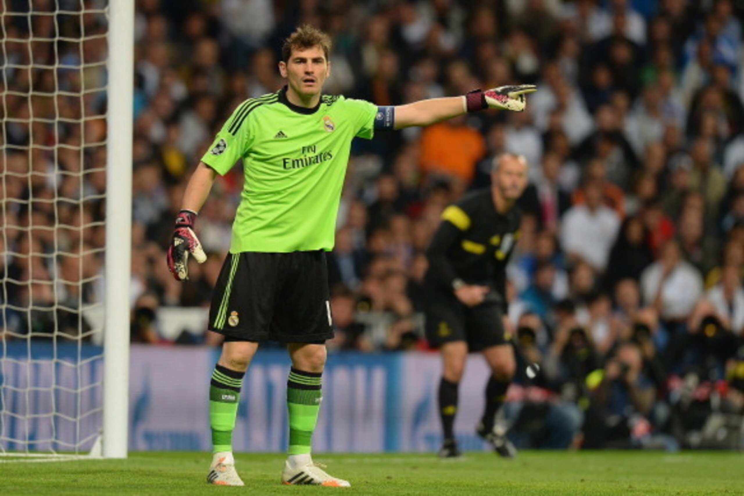 MADRID, SPAIN - APRIL 23:  Iker Casillas of Real Madrid in action during the UEFA Champions League semi-final first leg match between Real Madrid and FC Bayern Muenchen at the Estadio Santiago Bernabeu on April 23, 2014 in Madrid, Spain.  (Photo by Mike H