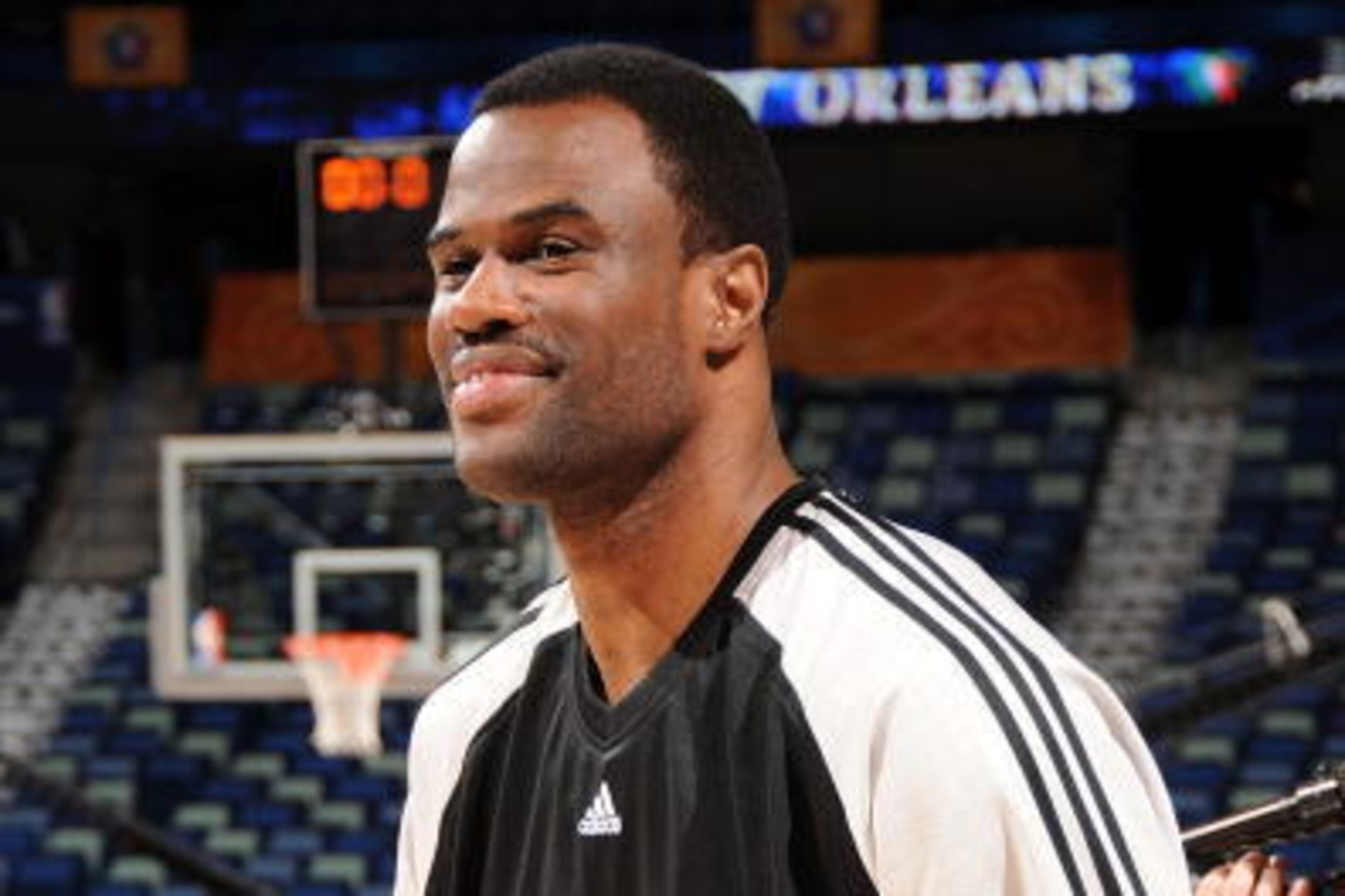 NEW ORLEANS - FEBRUARY 16:  David Robinson of the San Antonio Spurs warms-up prior to the start of Haier Shooting Stars part of 2008 NBA All-Star Weekend at the New Orleans Arena on February 16, 2008 in New Orleans, Louisiana.  NOTE TO USER: User expressl