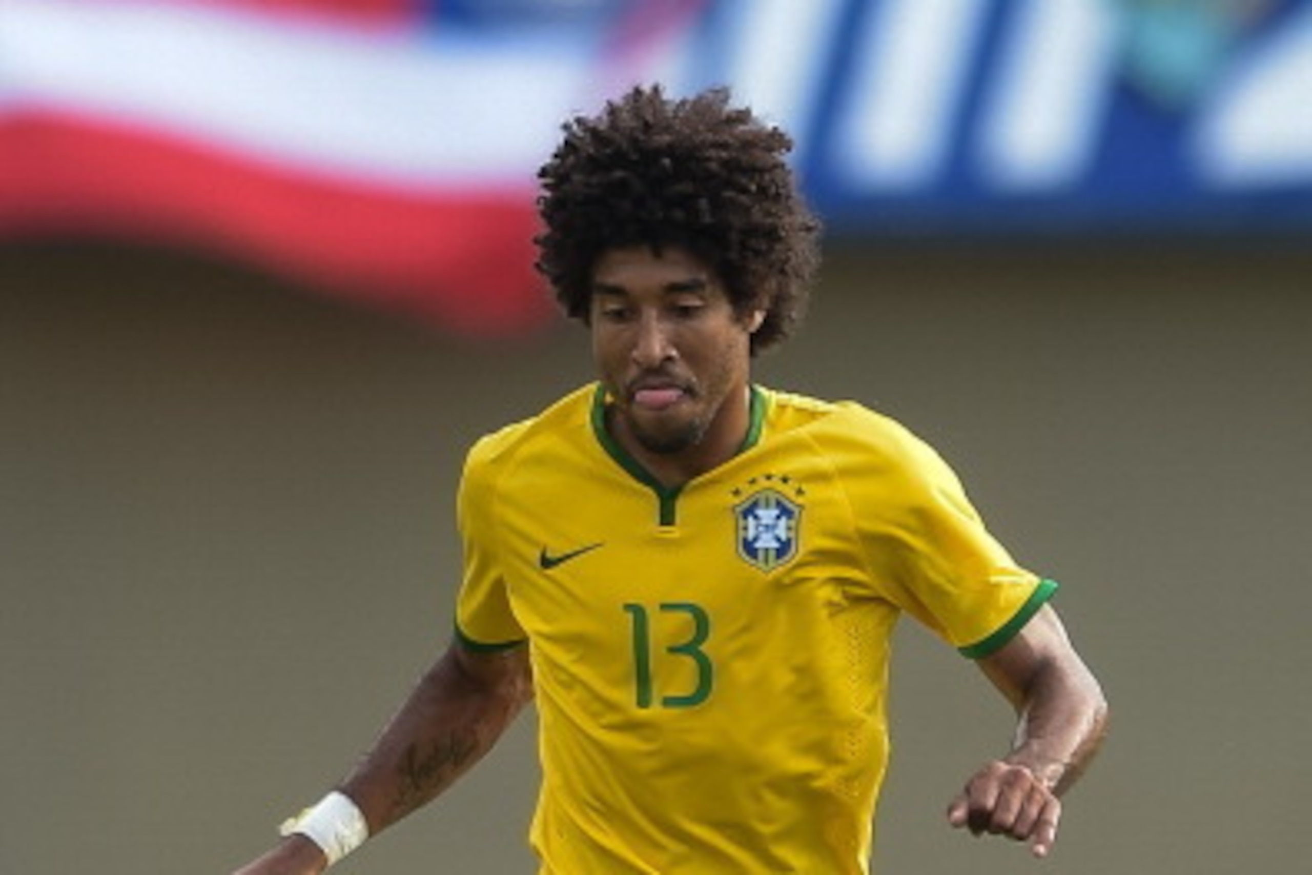 GOIANIA, BRAZIL - JUNE 03:  Dante of Brazil runs the ball during the International Friendly Match between Brazil and Panama at Serra Dourada Stadium on June 03, 2014 in Goiania, Brazil. (Photo by Buda Mendes/Getty Images)