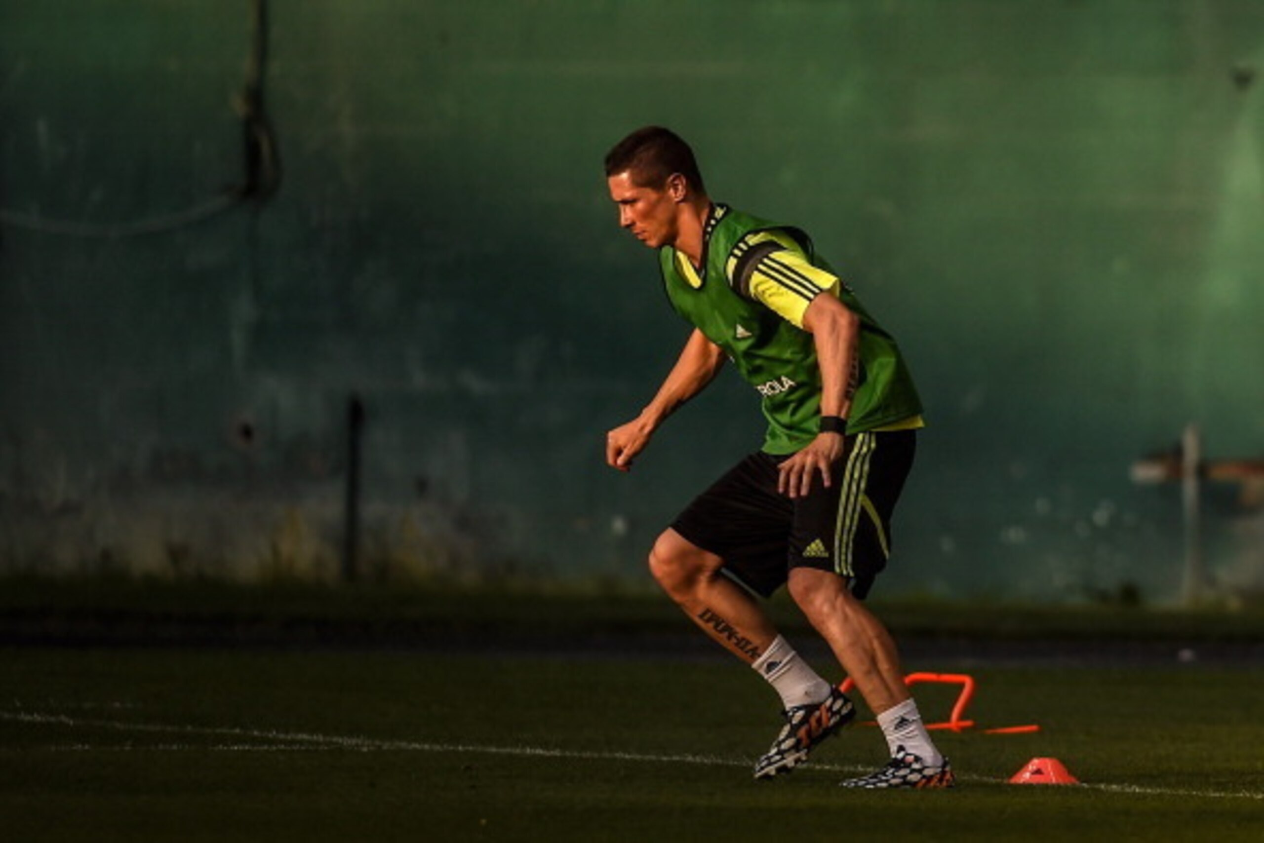 WASHINGTON, DC - JUNE 03:  Fernando Torres of Spain in action during a training session of the Spain National Team at the Robert F. Kennedy Stadium on June 3, 2014 in Washington, DC.  (Photo by David Ramos/Getty Images)