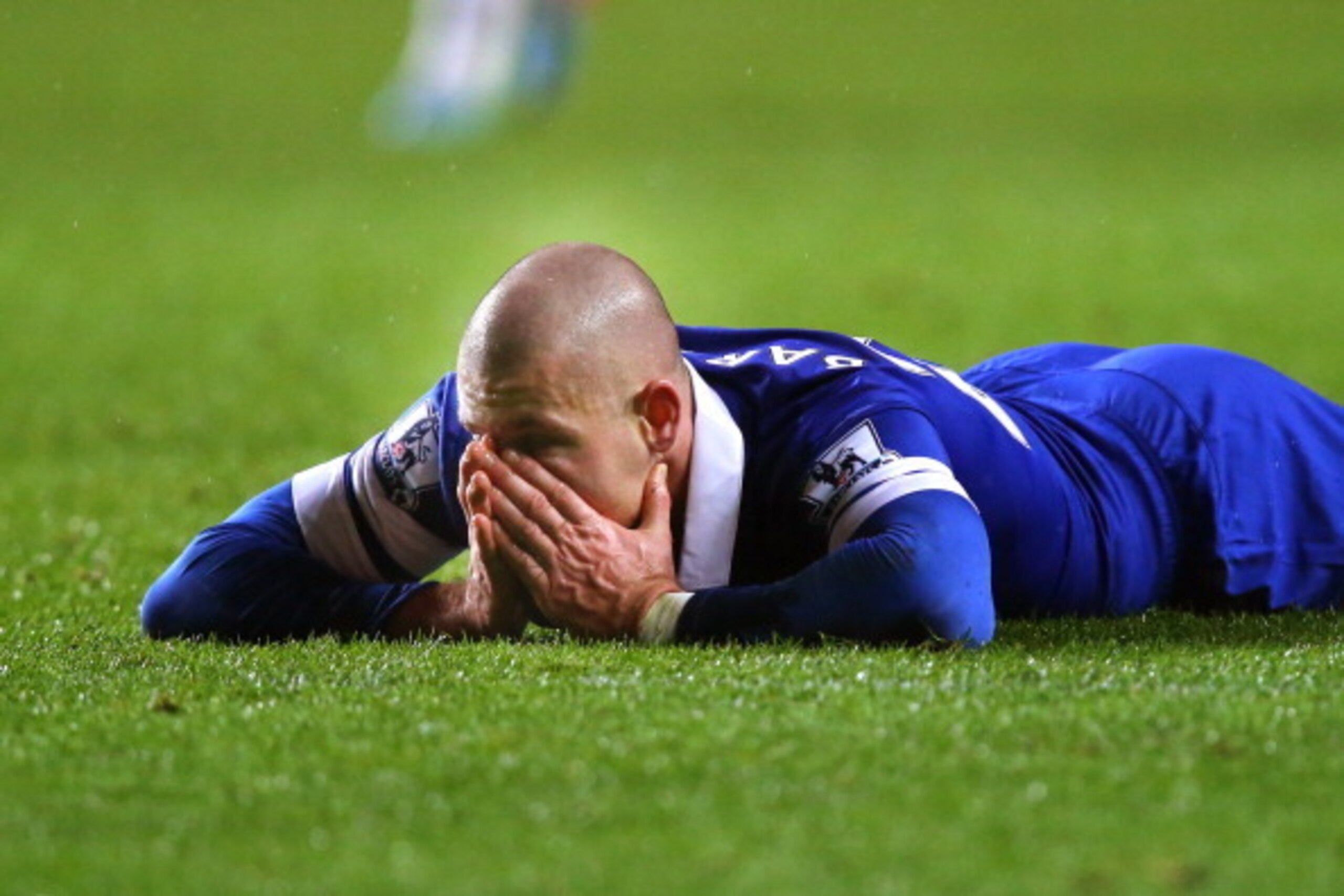 SWANSEA, WALES - DECEMBER 22:  Ross Barkley of Everton reacts after a missed chance on goal during the Barclays Premier League match between Swansea City and Everton at the Liberty Stadium on December 22, 2013 in Swansea, Wales.  (Photo by Clive Rose/Gett