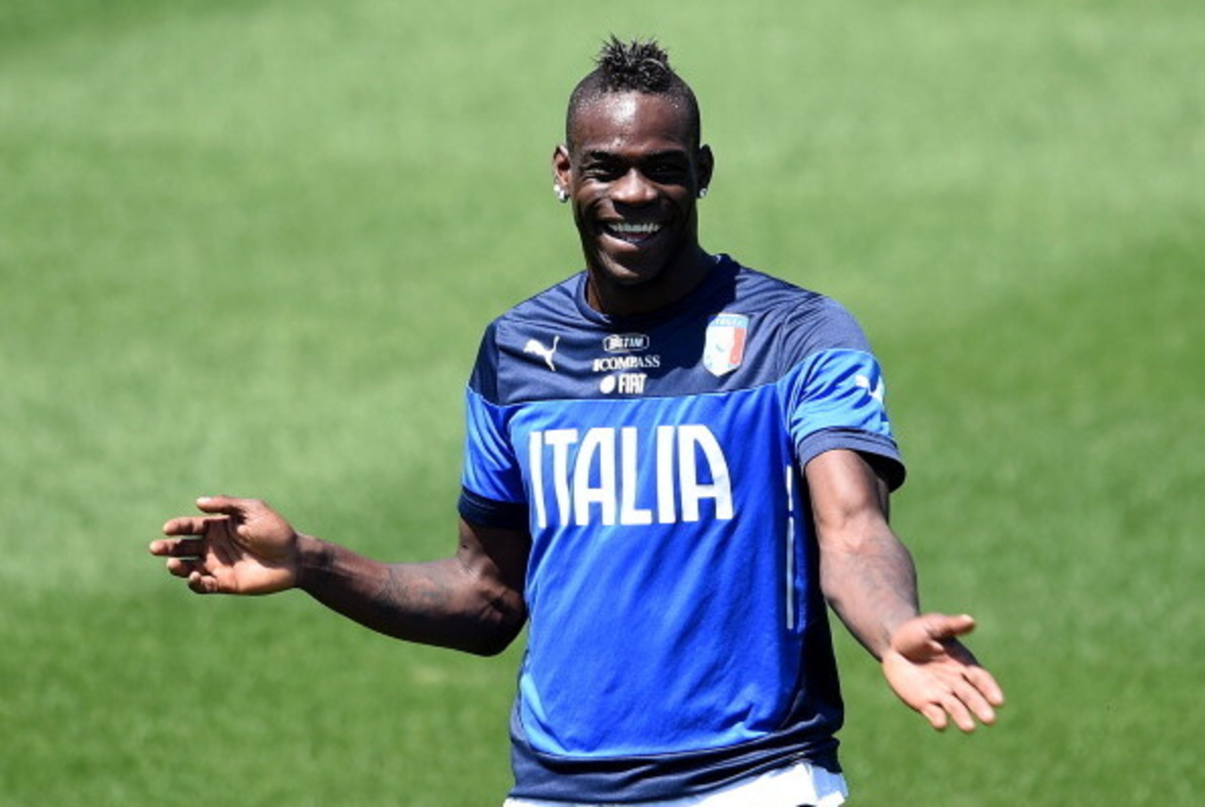 FLORENCE, ITALY - JUNE 02:  Mario Balotelli of Italy during a training session at Coverciano on June 2, 2014 in Florence, Italy.  (Photo by Claudio Villa/Getty Images)