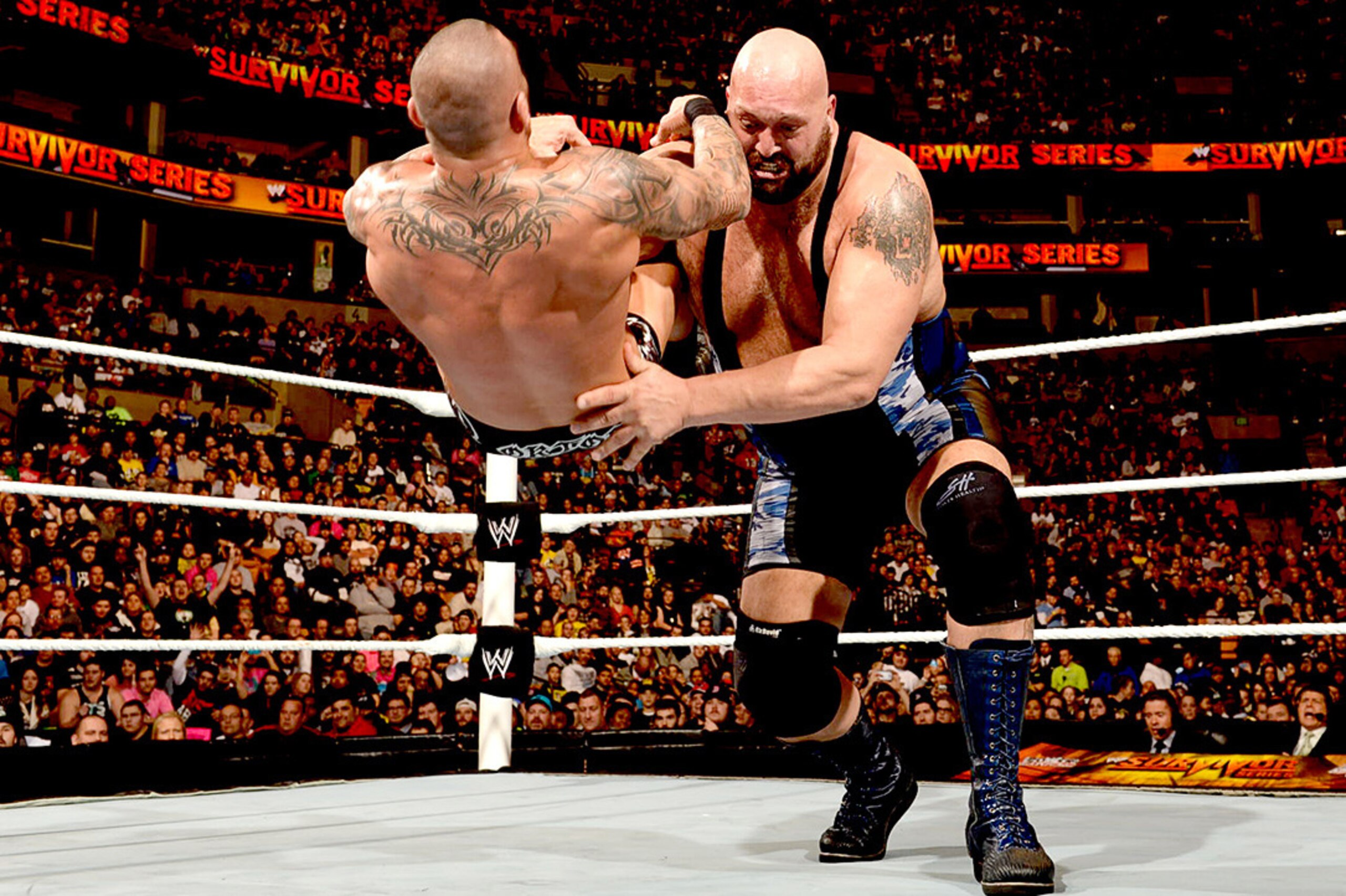 Big Show chokeslams Randy Orton at Survivor Series.