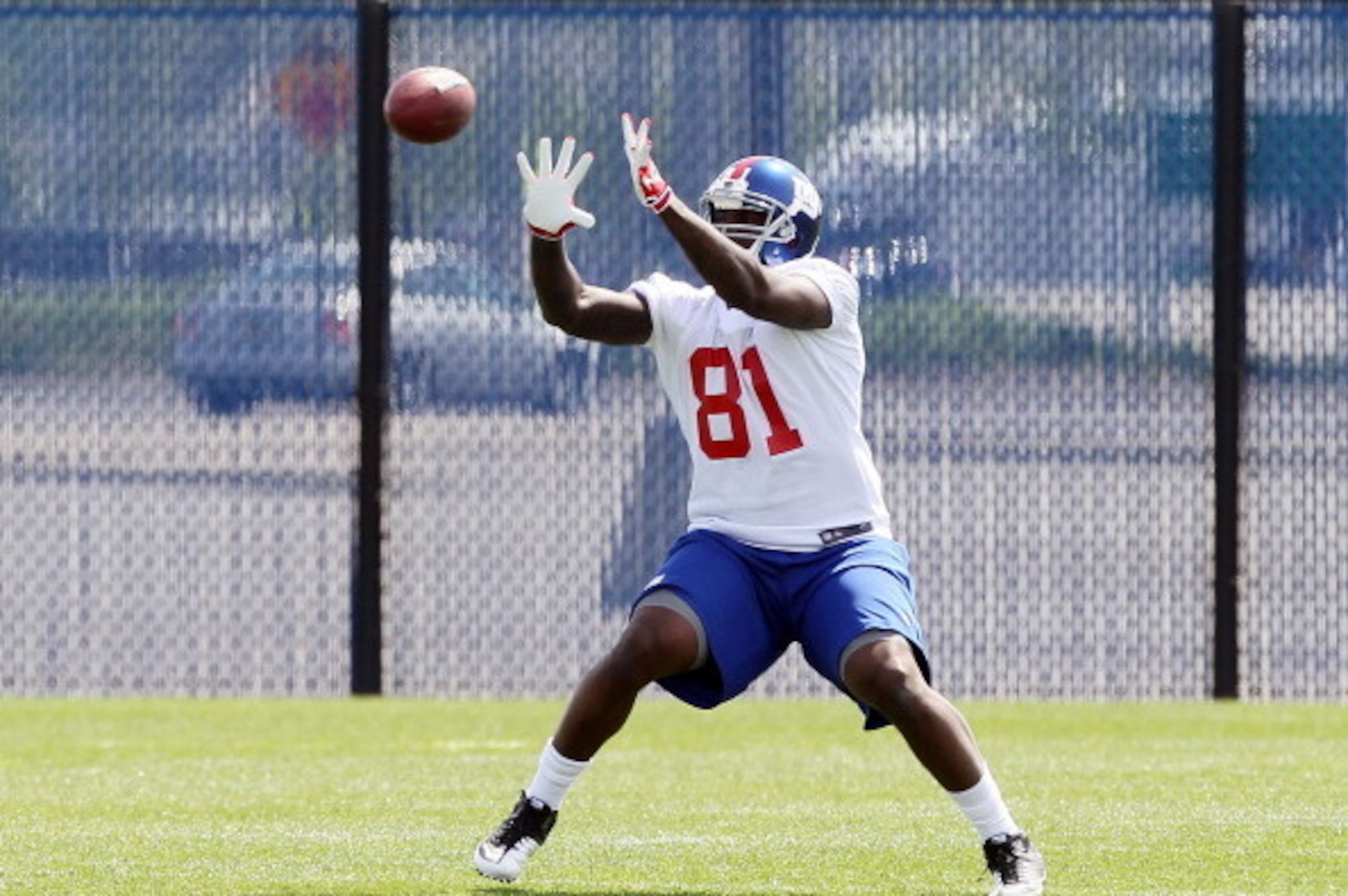 EAST RUTHERFORD, NJ - MAY 11:  Adrien Robinson #81 of the New York Giants work out during Giants minicamp at Timex Performance Center on May 11, 2012 in East Rutherford, New Jersey.  (Photo by Jim McIsaac/Getty Images)