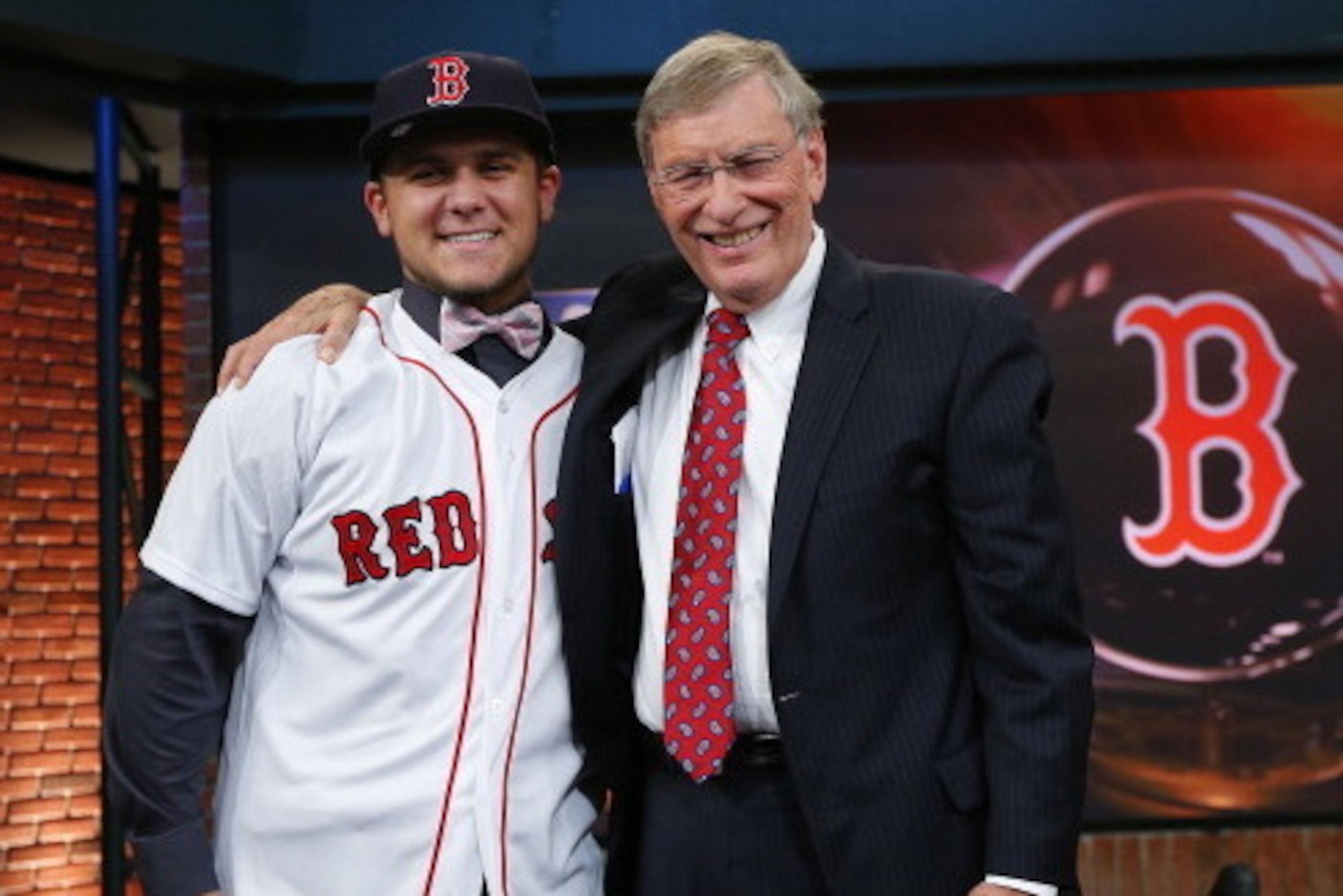 SECAUCUS, NJ - JUNE 5: Michael Chavis poses with Commissioner Allan H. Bud Selig after being chosen 26th overall by the Boston Red Sox during the MLB First-Year Player Draft at the MLB Network Studio on June 5, 2014 in Secacucus, New Jersey. (Photo by Ric