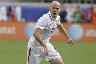 JACKSONVILLE, FL - JUNE 07: Midfielder Michael Bradley #4 of the United States dribbles during the international friendly match against Nigeria at EverBank Field on June 7, 2014 in Jacksonville, Florida. (Photo by Mike Zarrilli/Getty Images)
