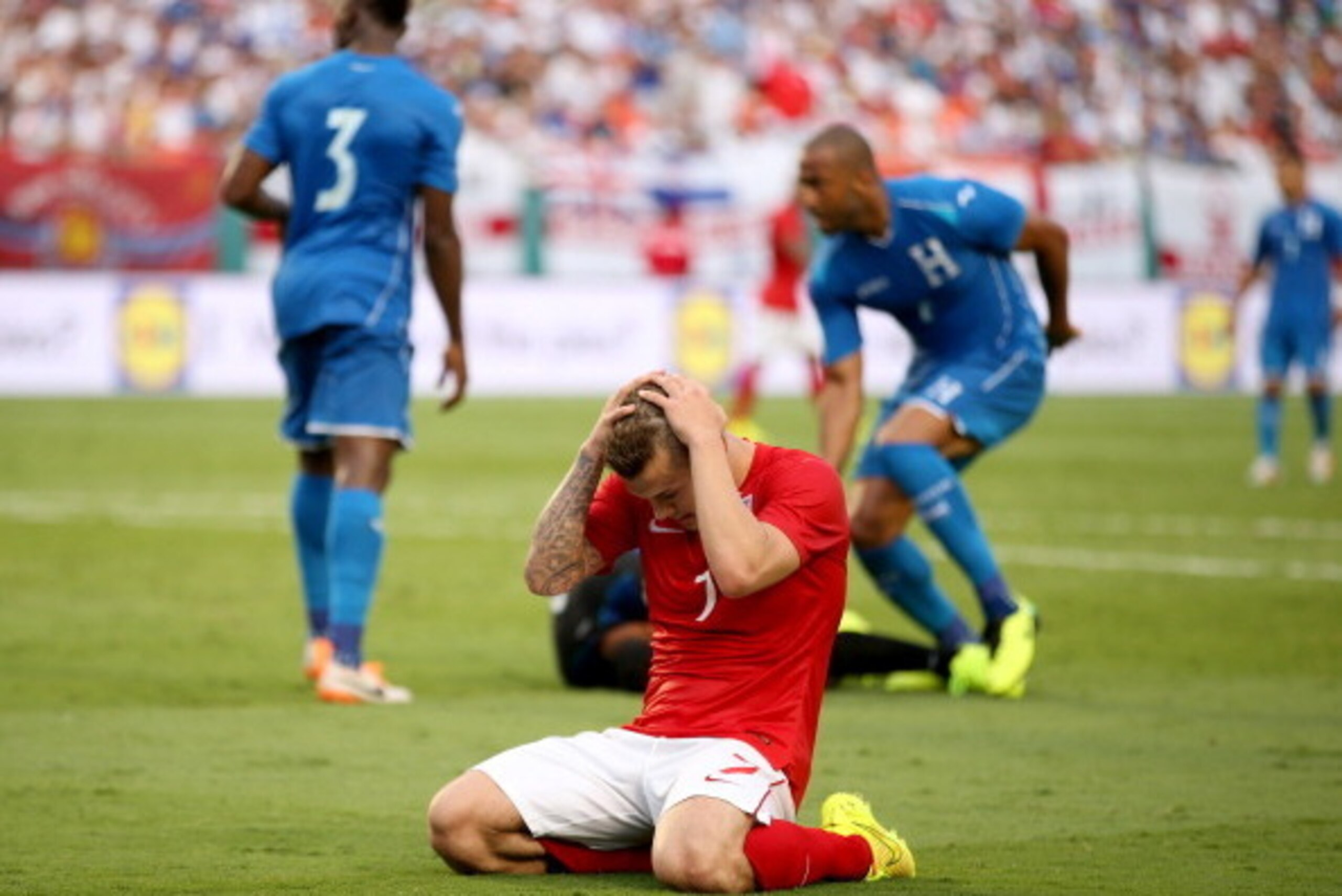 MIAMI GARDENS, FL - JUNE 07:  Jack Wilshire of England rues a missed chance during the International Friendly match between England and Honduras at the Sun Life Stadium on June 7, 2014 in Miami Gardens, Florida.  (Photo by Richard Heathcote/Getty Images)