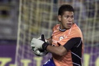 21 Apr 2001:  Goalkeeper Nick Rimando # 18 of the Miami Fusion stops the goal by the San Jose Earthquakes at Lockhart Stadium in Fort Lauderdale, Florida.  Miami Fusion defeated San Jose Earthquakes 2-1.  DIGITAL IMAGE. Mandatory Credit: Eliot Schechter/A