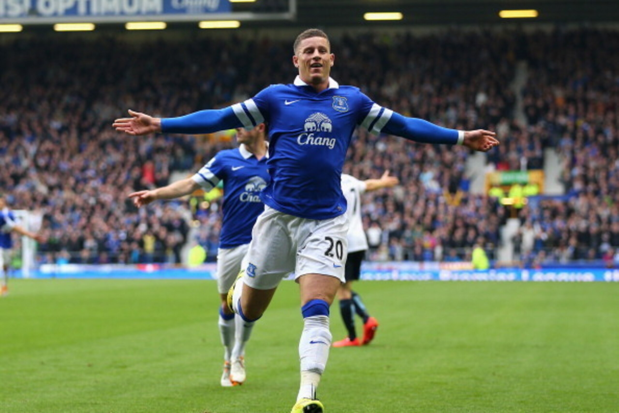 LIVERPOOL, ENGLAND - MAY 03:  Ross Barkley of Everton celebrates scoring the opening goal during the Barclays Premier League match between Everton and Manchester City at Goodison Park on May 3, 2014 in Liverpool, England.  (Photo by Clive Brunskill/Getty 