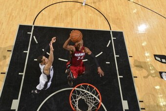 SAN ANTONIO, TX - JUNE 5: Ray Allen #34 of the Miami Heat goes up for the dunk against the San Antonio Spurs during Game One of the 2014 NBA Finals on June 5, 2014 at AT&T Center in San Antonio, Texas. NOTE TO USER: User expressly acknowledges and agrees 