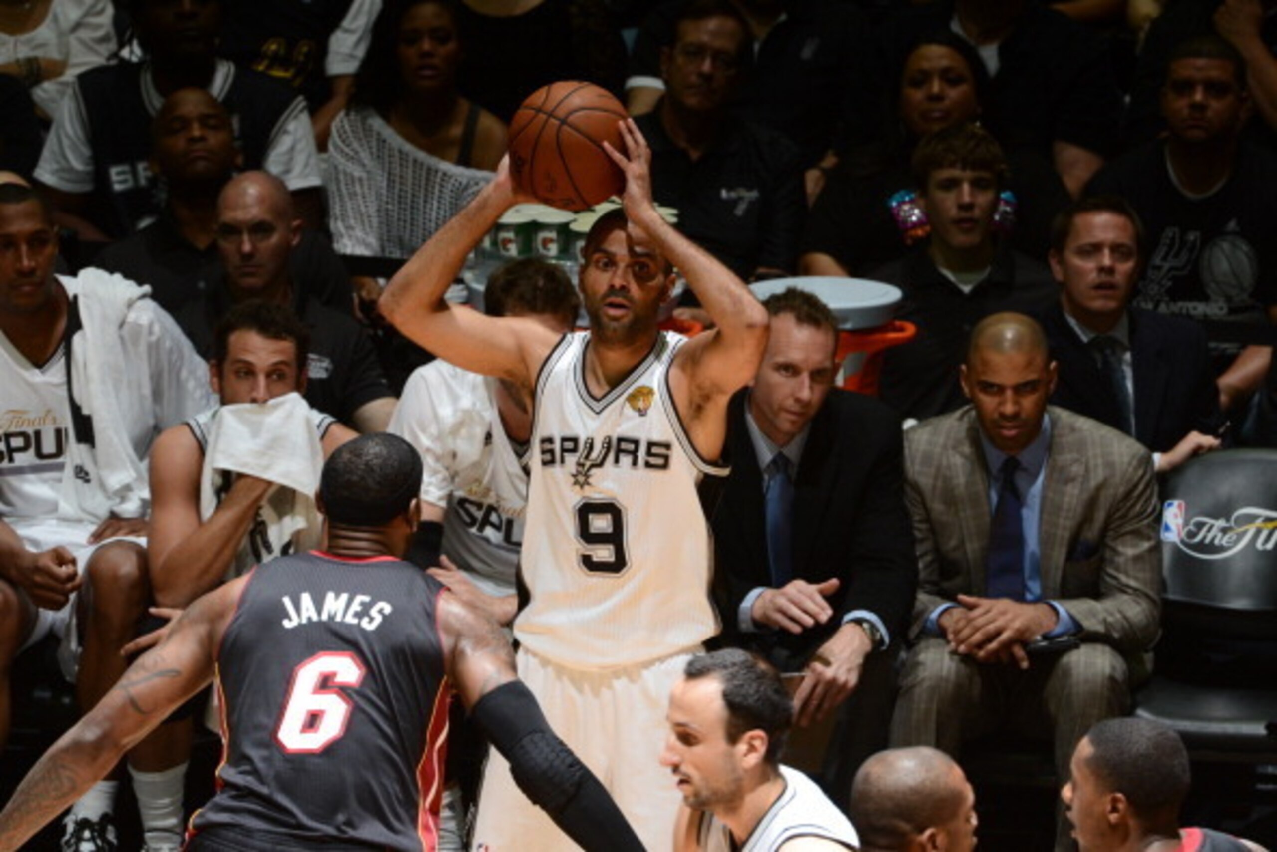 SAN ANTONIO, TX - JUNE 8:  Tony Parker #9 of the San Antonio Spurs looks to make a pass against the Miami Heat during Game Two of the 2014 NBA Finals at AT&T Center on June 8, 2014 in San Antonio, Texas. NOTE TO USER: User expressly acknowledges and agree