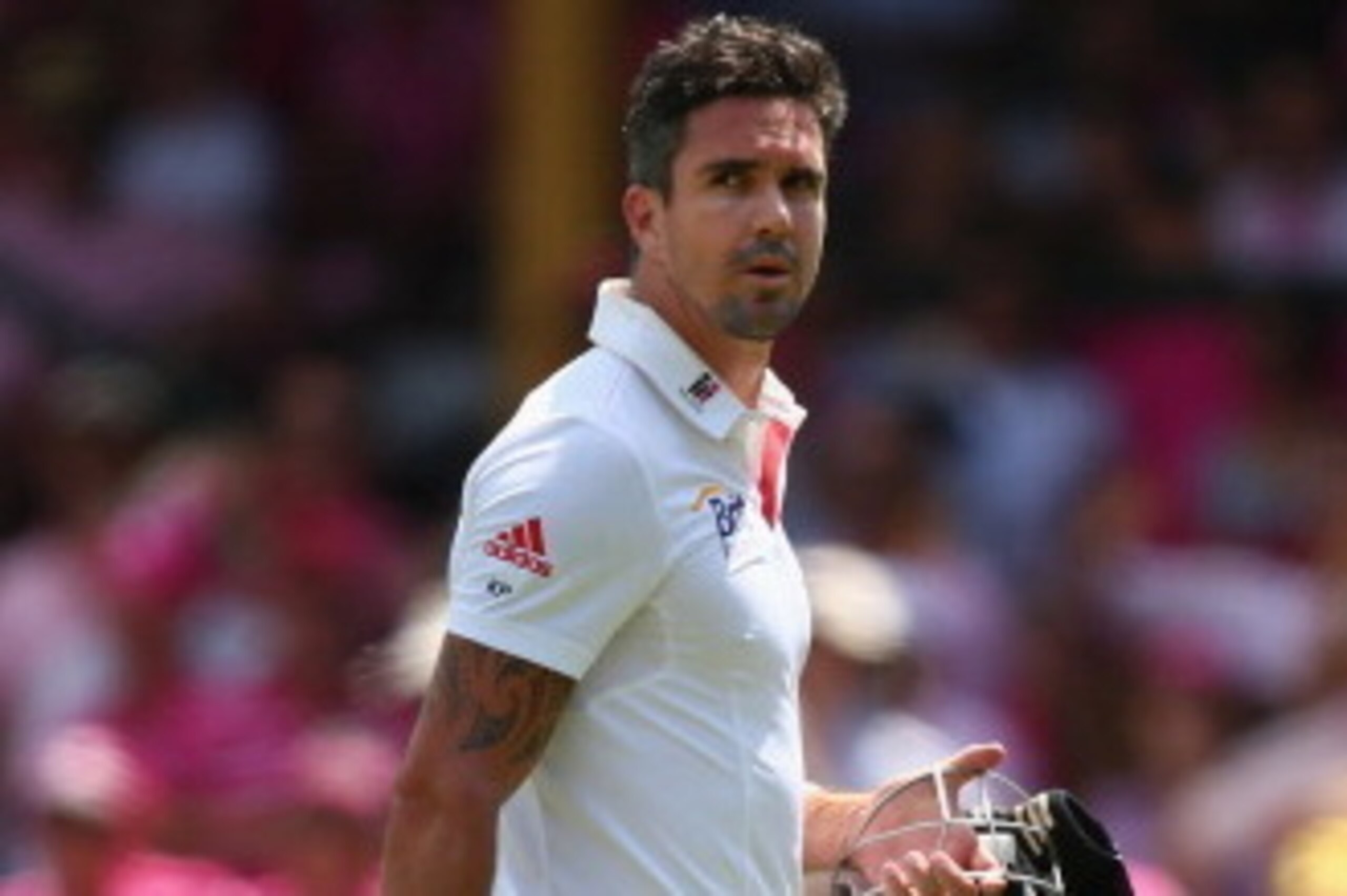 SYDNEY, AUSTRALIA - JANUARY 05: Kevin Pietersen of England walks off the field after being dismissed by Ryan Harris of Australia during day three of the Fifth Ashes Test match between Australia and England at Sydney Cricket Ground on January 5, 2014 in Sy