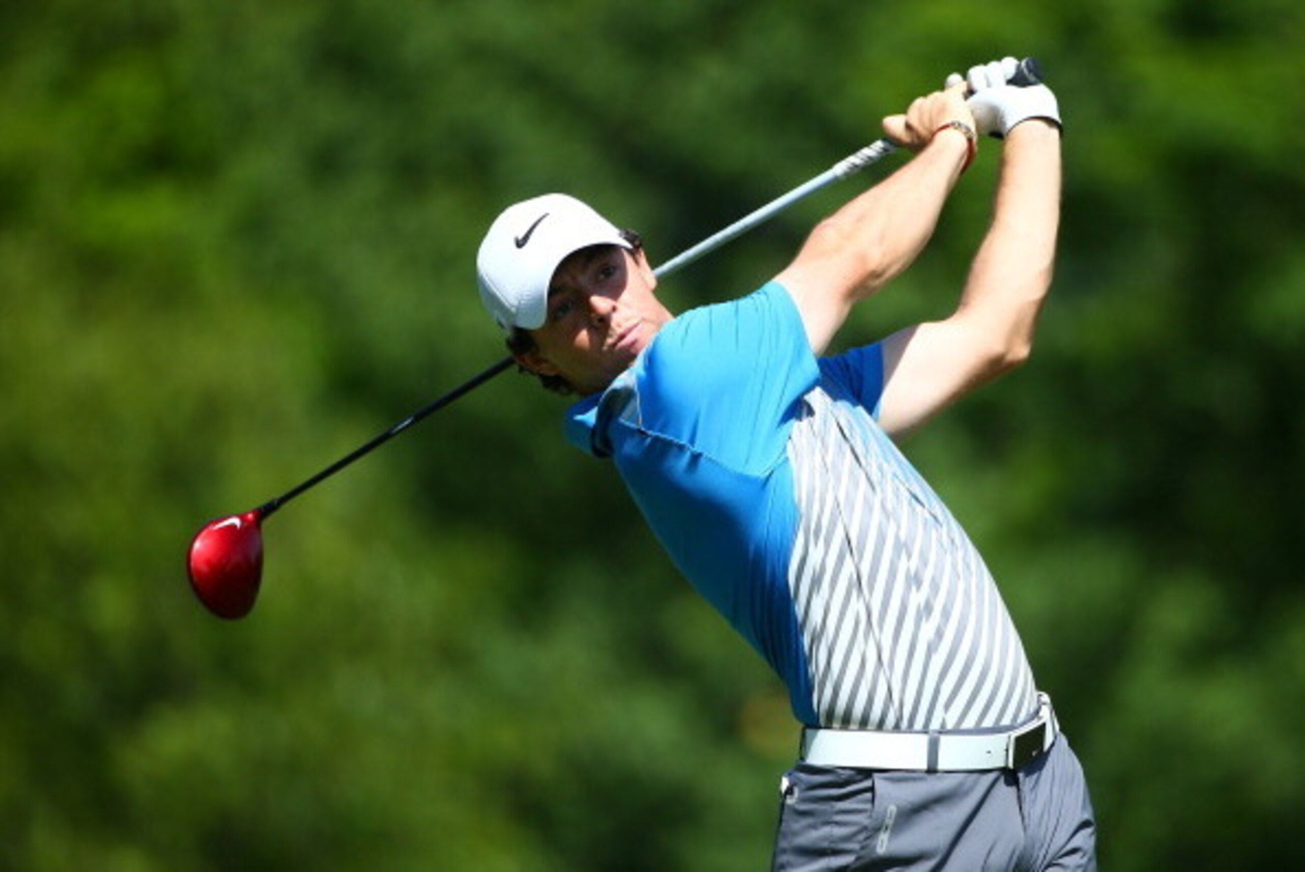 DUBLIN, OH - MAY 30:  Rory McIlroy of Northern Ireland watches his tee shot on the 18th hole during the second round of the Memorial Tournament presented by Nationwide Insurance at Muirfield Village Golf Club on May 30, 2014 in Dublin, Ohio.  (Photo by An
