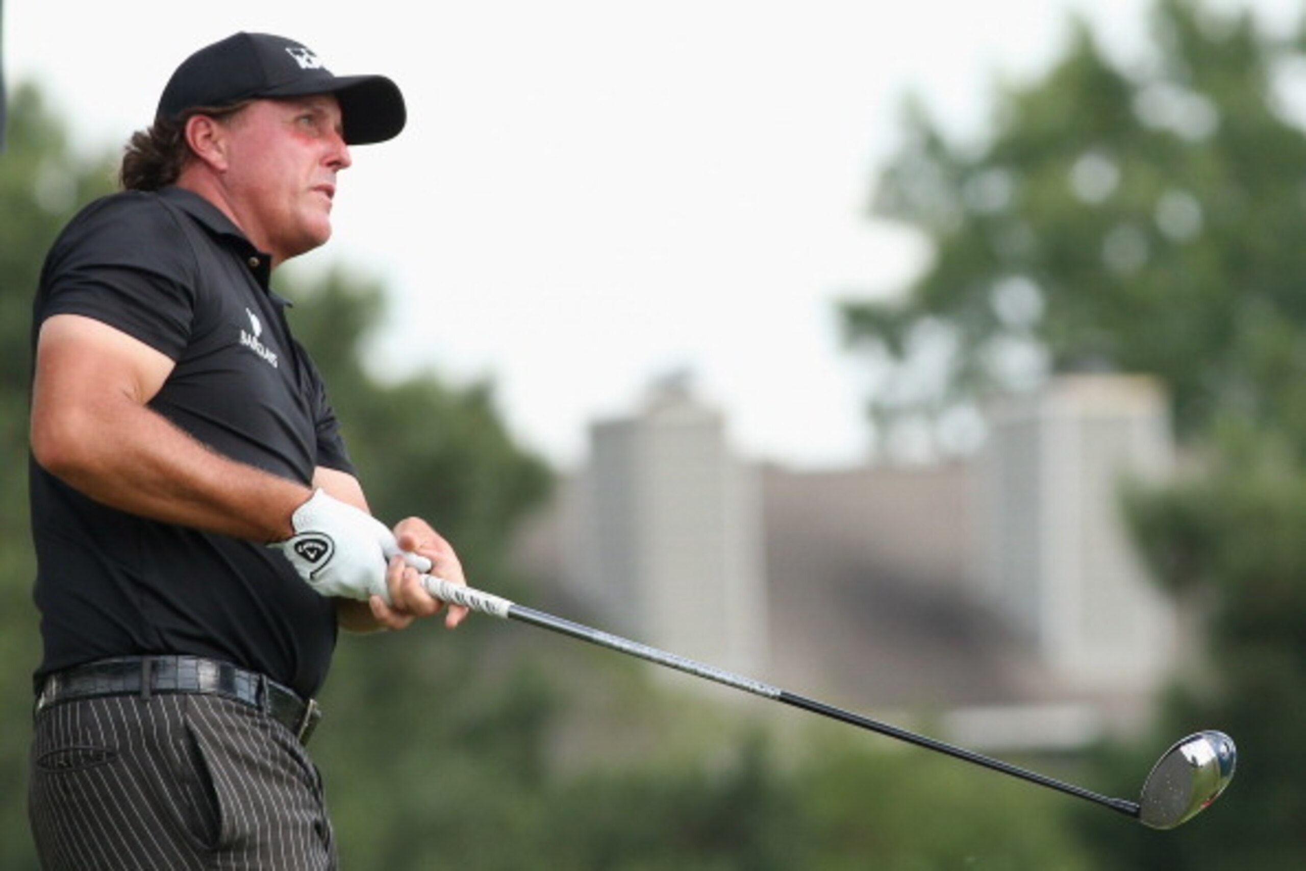MEMPHIS, TN - JUNE 07: Phil Mickelson hits a tee shot on the third hole during the third round of the FedEx St. Jude Classic at the TPC Southwind on June 7, 2014 in Memphis, Tennessee. (Photo by Stephen Dunn/Getty Images) MEMPHIS, TN - JUNE 07: Phil Mickelson hits a tee shot on the third hole during the third round of the FedEx St. Jude Classic at the TPC Southwind on June 7, 2014 in Memphis, Tennessee. (Photo by Stephen Dunn/Getty Images)