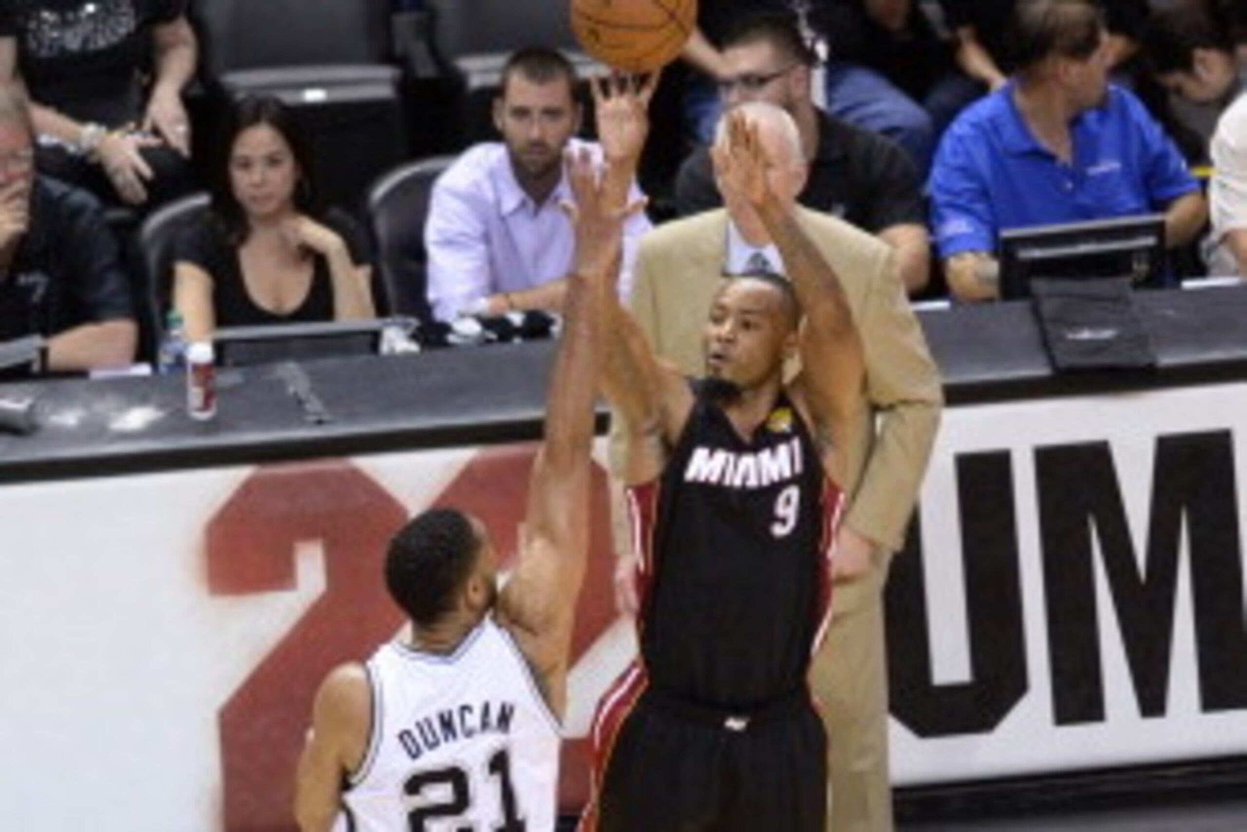 SAN ANTONIO, TX - JUNE 8: Rashard Lewis #9 of the Miami Heat takes a shot against the San Antonio Spurs during Game Two of the 2014 NBA Finals at AT&T Center on June 8, 2014 in San Antonio, Texas. NOTE TO USER: User expressly acknowledges and agrees that,