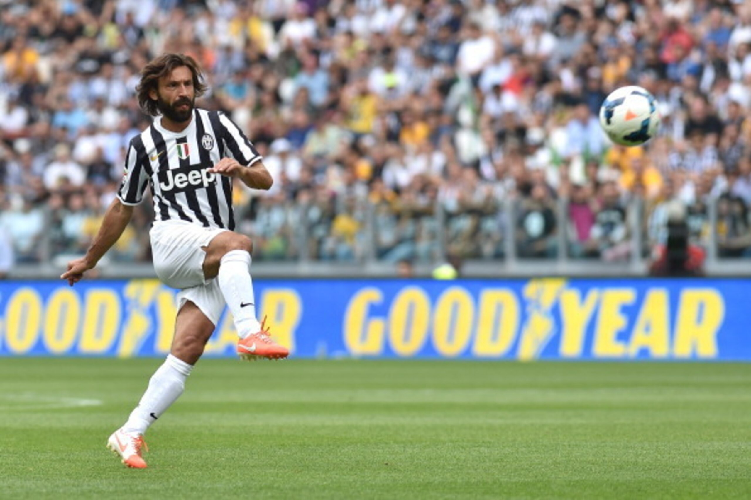 TURIN, ITALY - MAY 18: Andrea Pirlo of Juventus scores the opening goal during the Serie A match between Juventus and Cagliari Calcio at Juventus Arena on May 18, 2014 in Turin, Italy. (Photo by Valerio Pennicino/Getty Images) TURIN, ITALY - MAY 18: Andrea Pirlo of Juventus scores the opening goal during the Serie A match between Juventus and Cagliari Calcio at Juventus Arena on May 18, 2014 in Turin, Italy. (Photo by Valerio Pennicino/Getty Images)