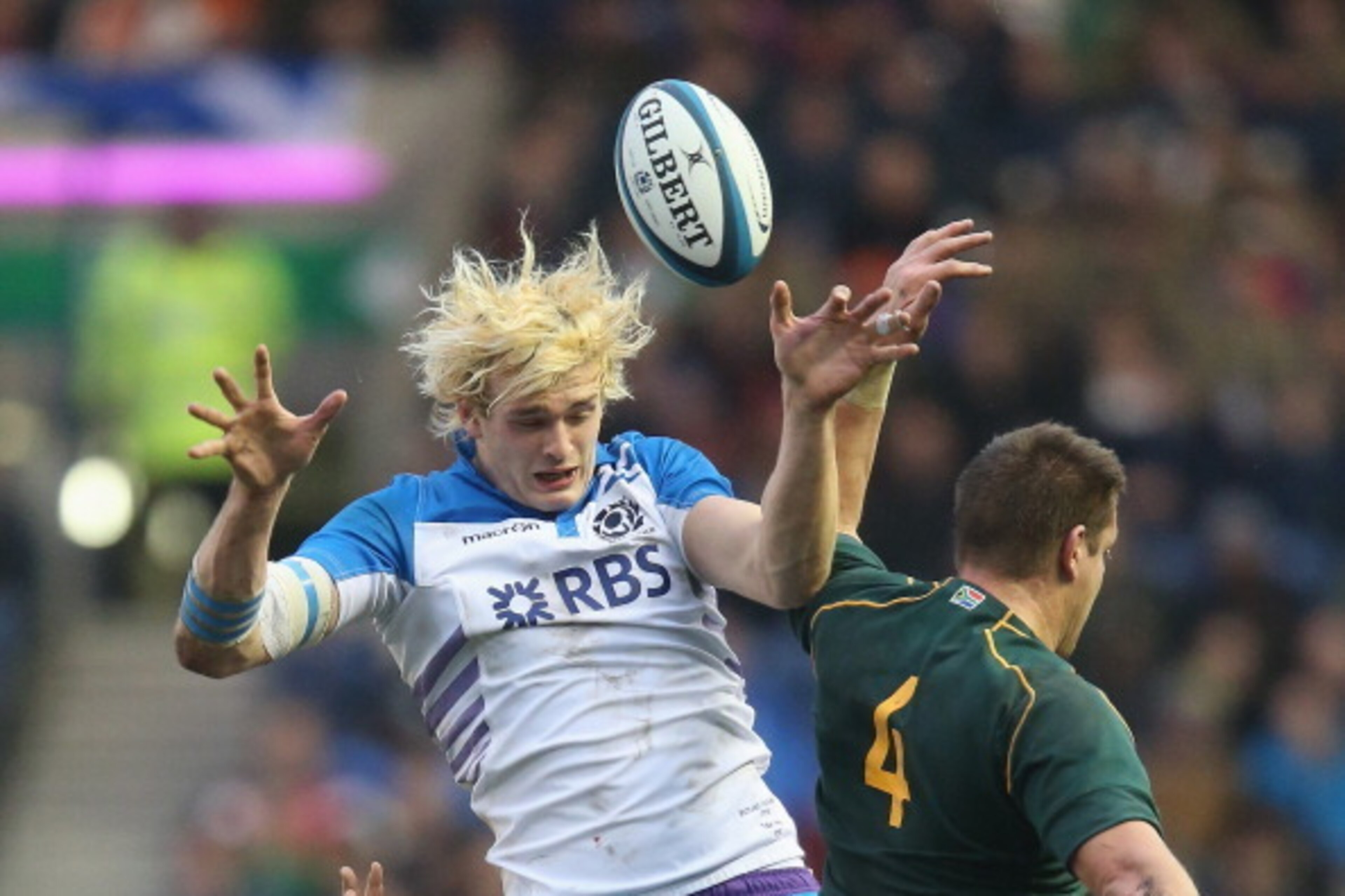 EDINBURGH, SCOTLAND - NOVEMBER 17:  Richie Gray of Scotland battles for the ball with Bakkies Botha during the International match between Scotland and South Africa at Murrayfield Stadium on November 17, 2013 in Edinburgh, Scotland.  (Photo by David Roger