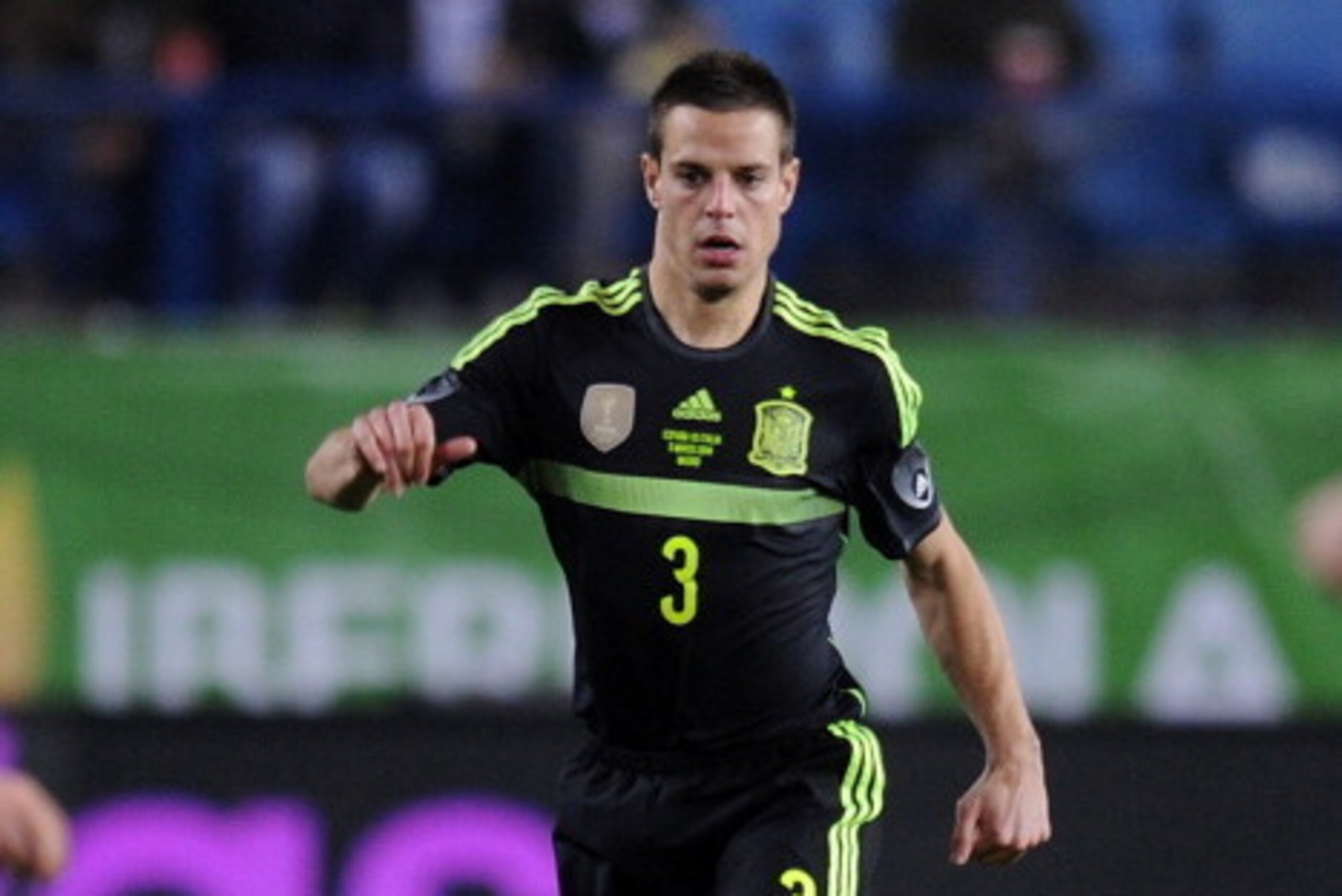 MADRID, SPAIN - MARCH 05:  Cesar Azpilicueta of Spain in action during the   international friendly match between Spain and Italy at the Vicente Calderon Stadium on March 5, 2014 in Madrid, Spain.  (Photo by Denis Doyle/Getty Images)